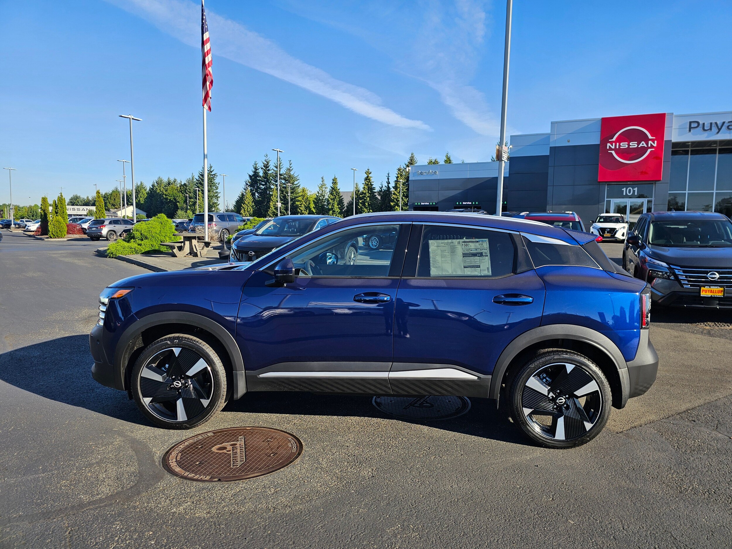 2025 Nissan Kicks SR photo 2