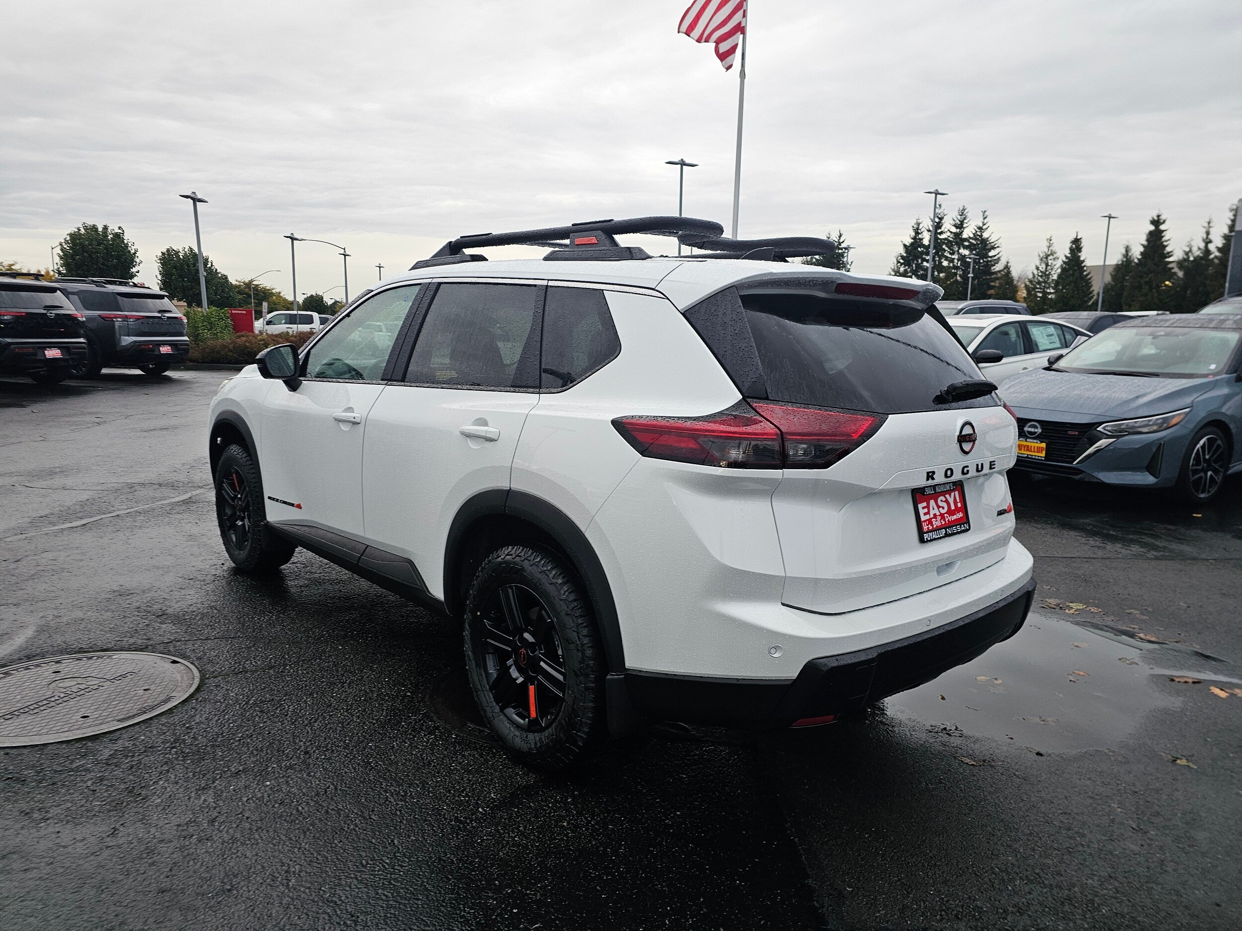 2026 Nissan Rogue SV photo 2