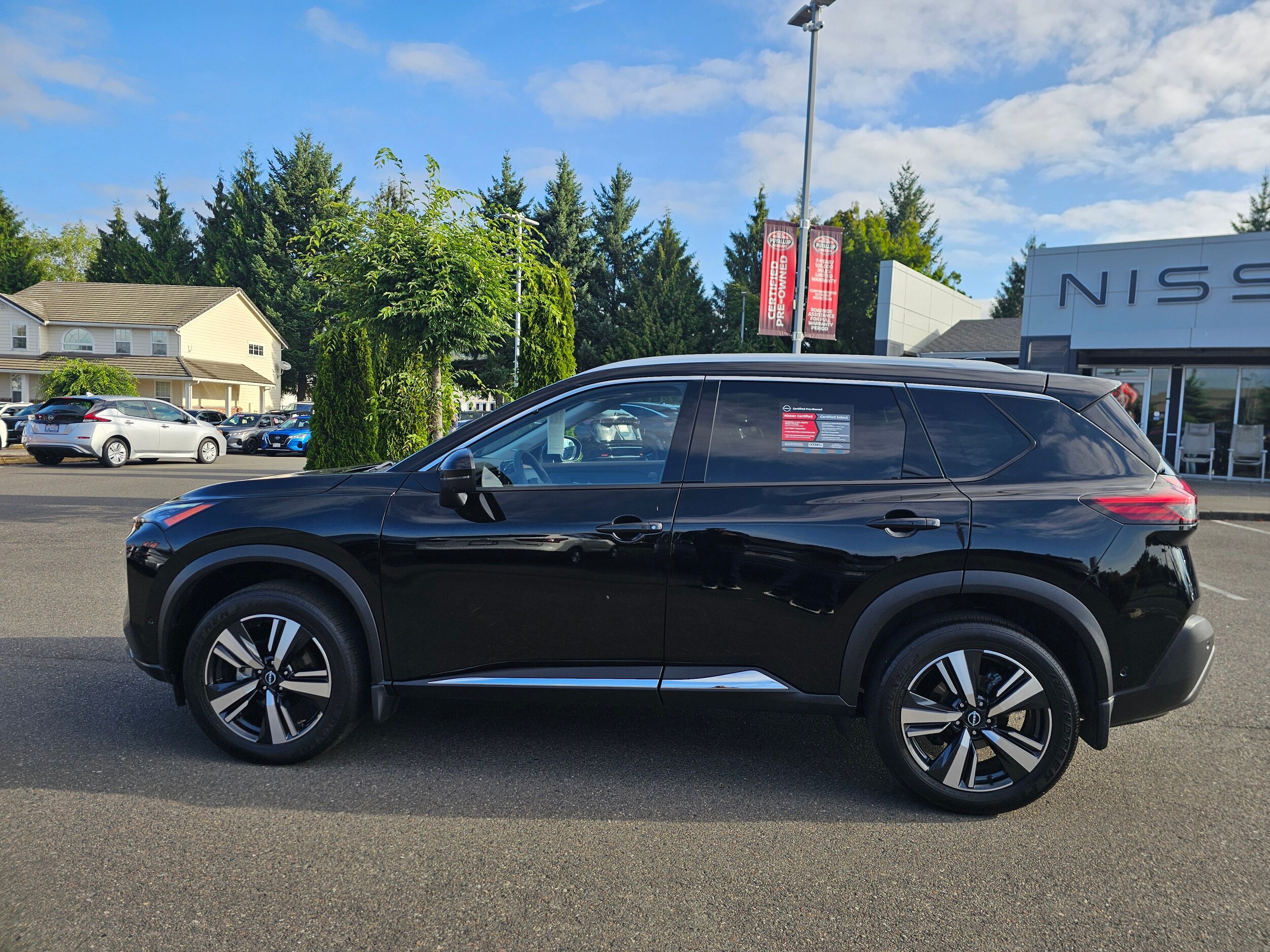 2023 Nissan Rogue SL photo 2
