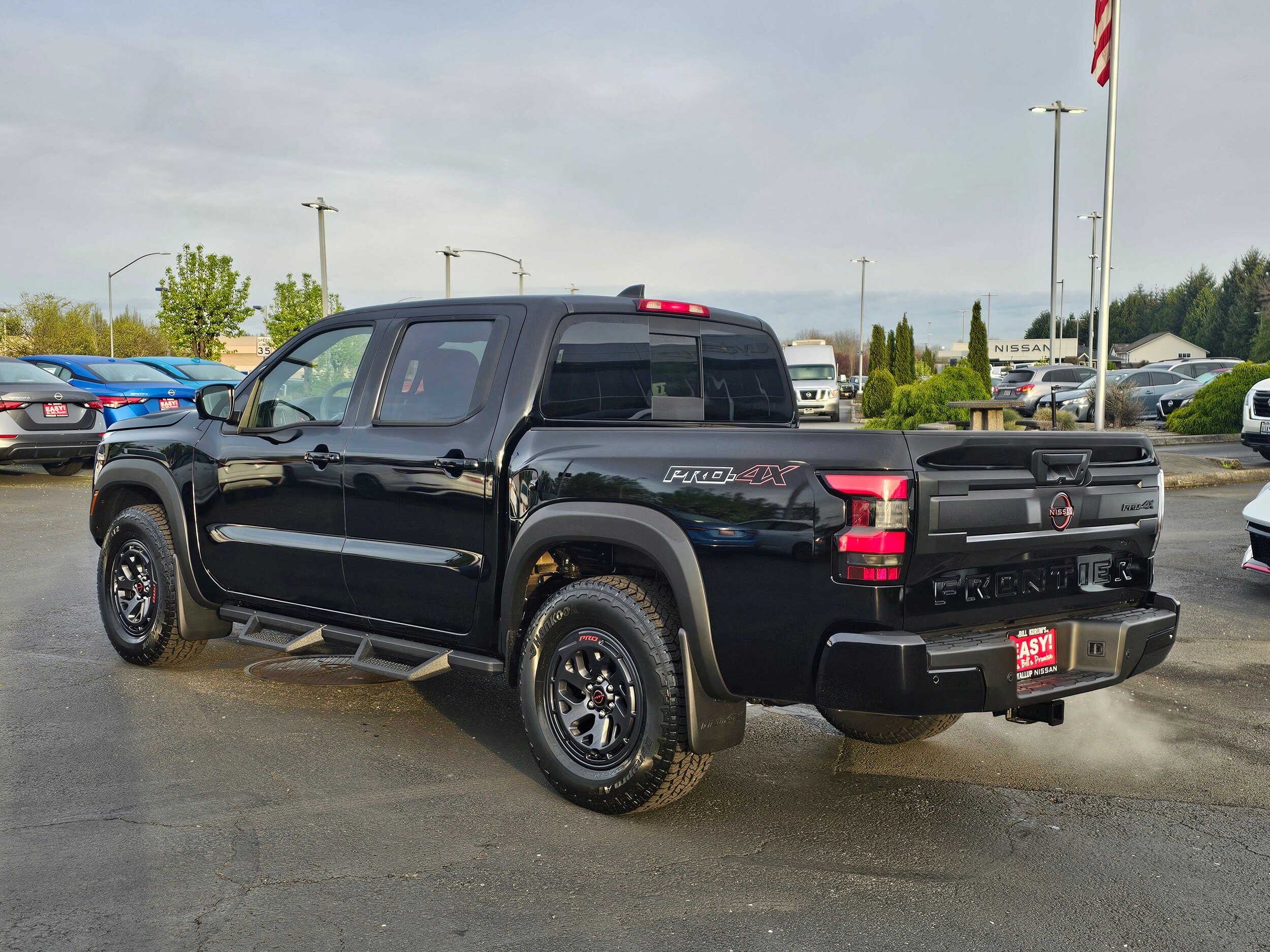 2025 Nissan Frontier PRO-4X photo 3