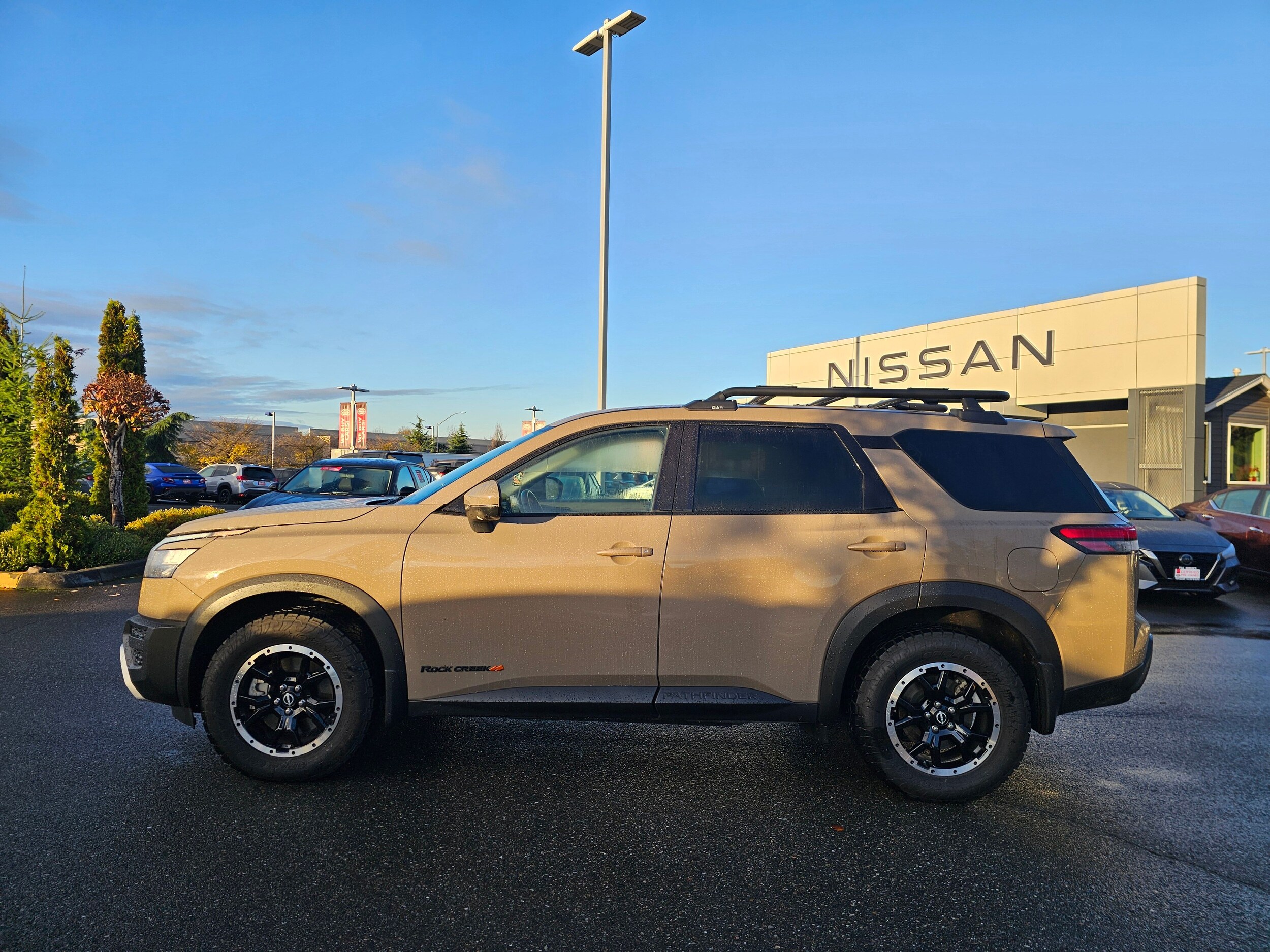 2024 Nissan Pathfinder Rock Creek photo 2