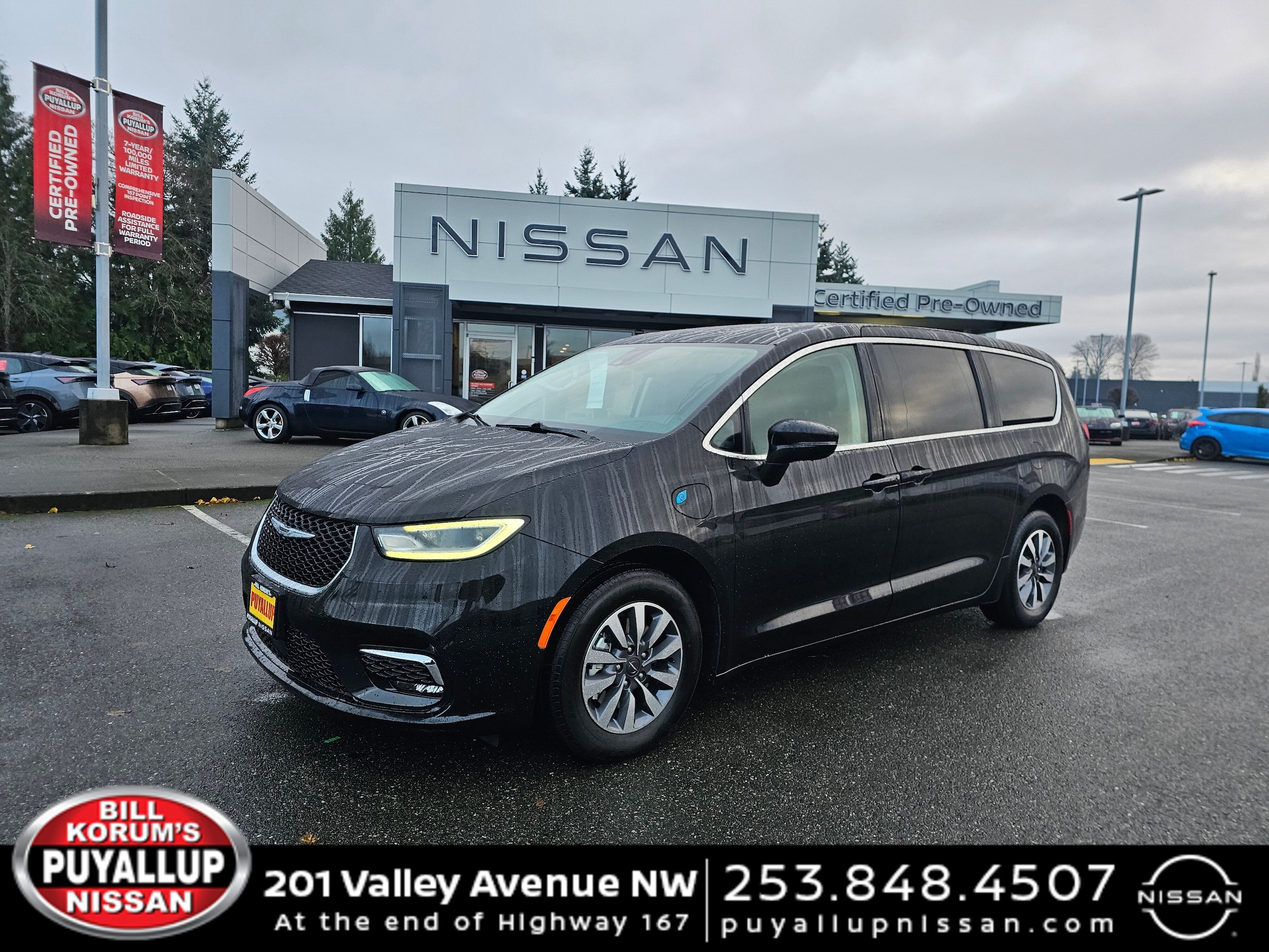 2024 Chrysler Pacifica PHEV Select's photo