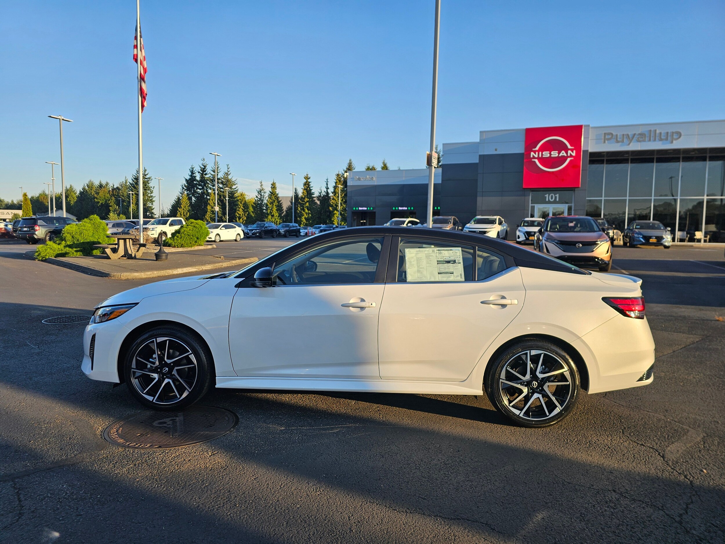 2025 Nissan Sentra SR photo 2