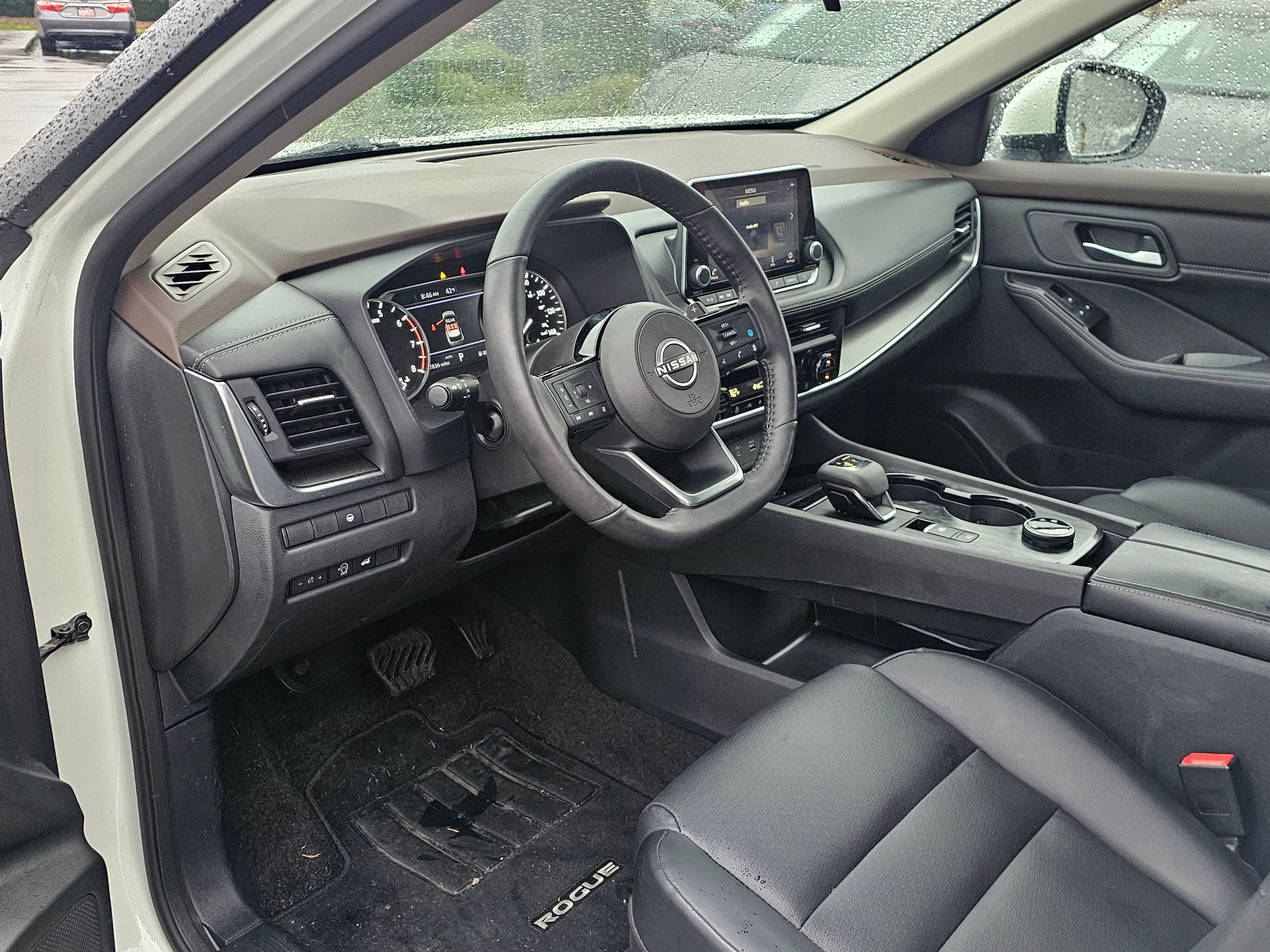 2023 Nissan Rogue SV photo 3