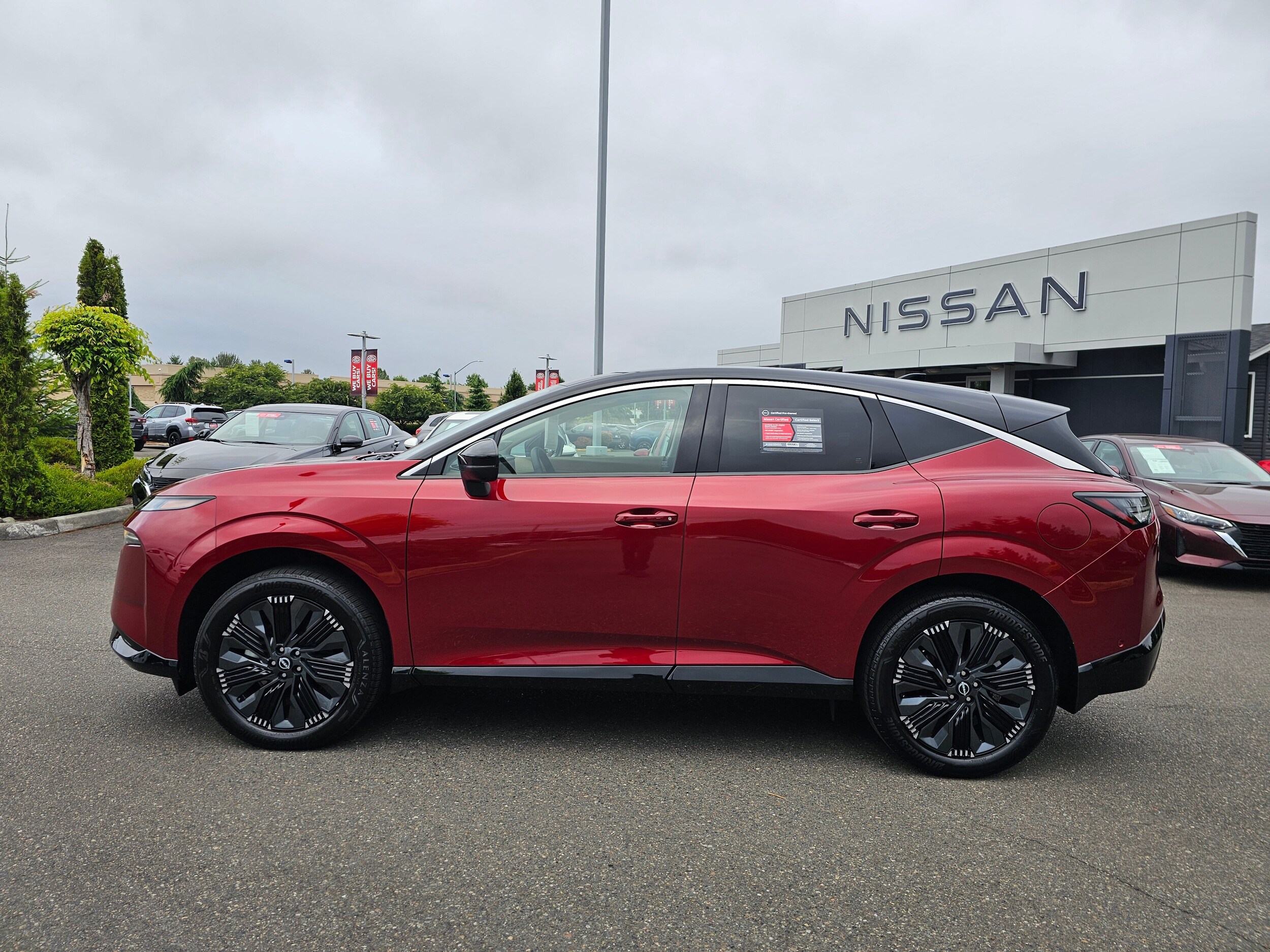 2025 Nissan Murano Platinum photo 2
