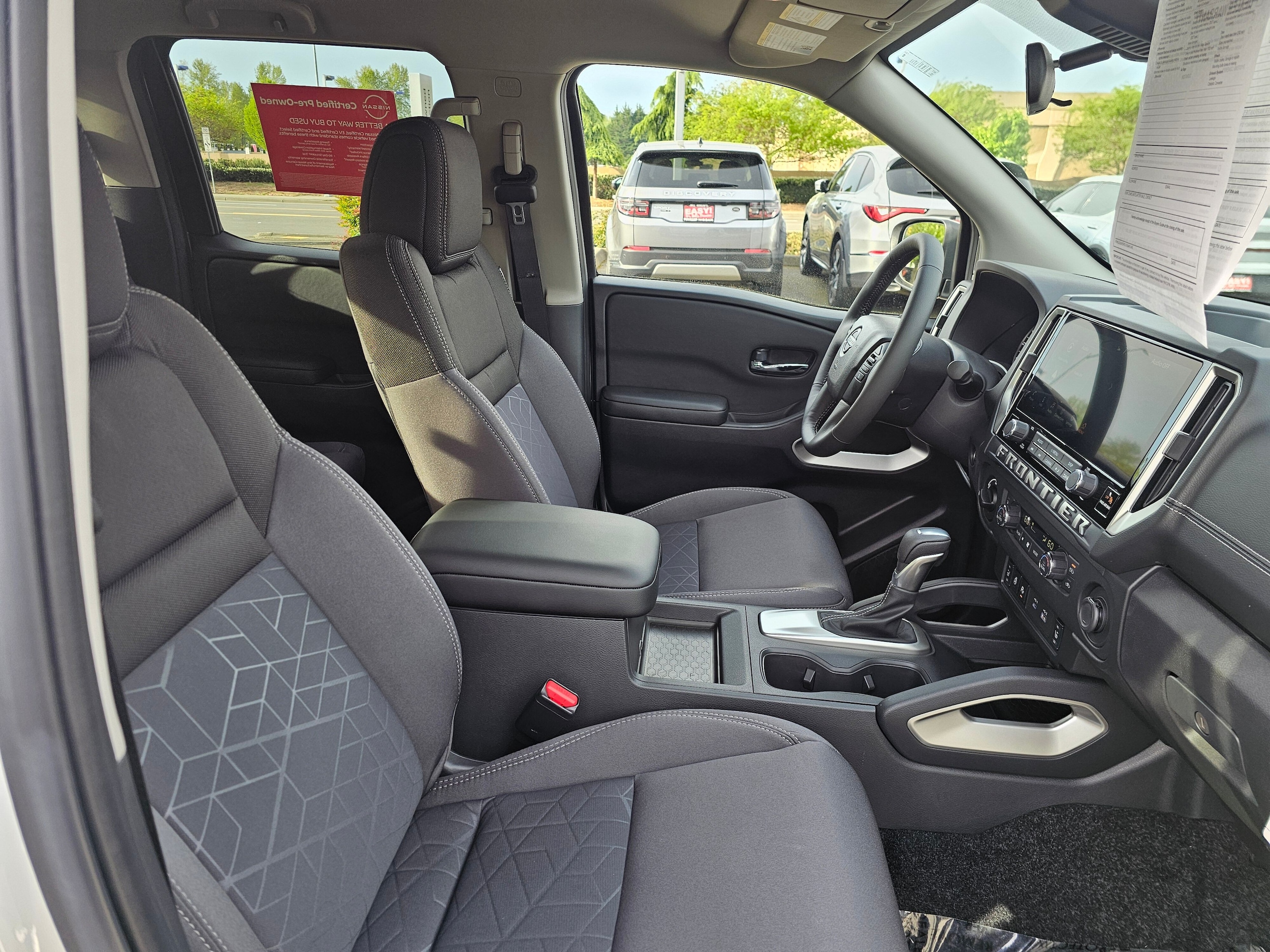 2025 Nissan Frontier SV - Photo 11