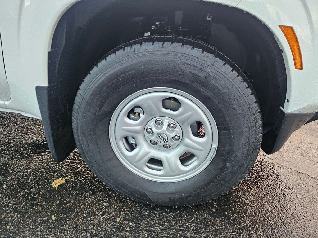 2026 Nissan Frontier S - Photo 9