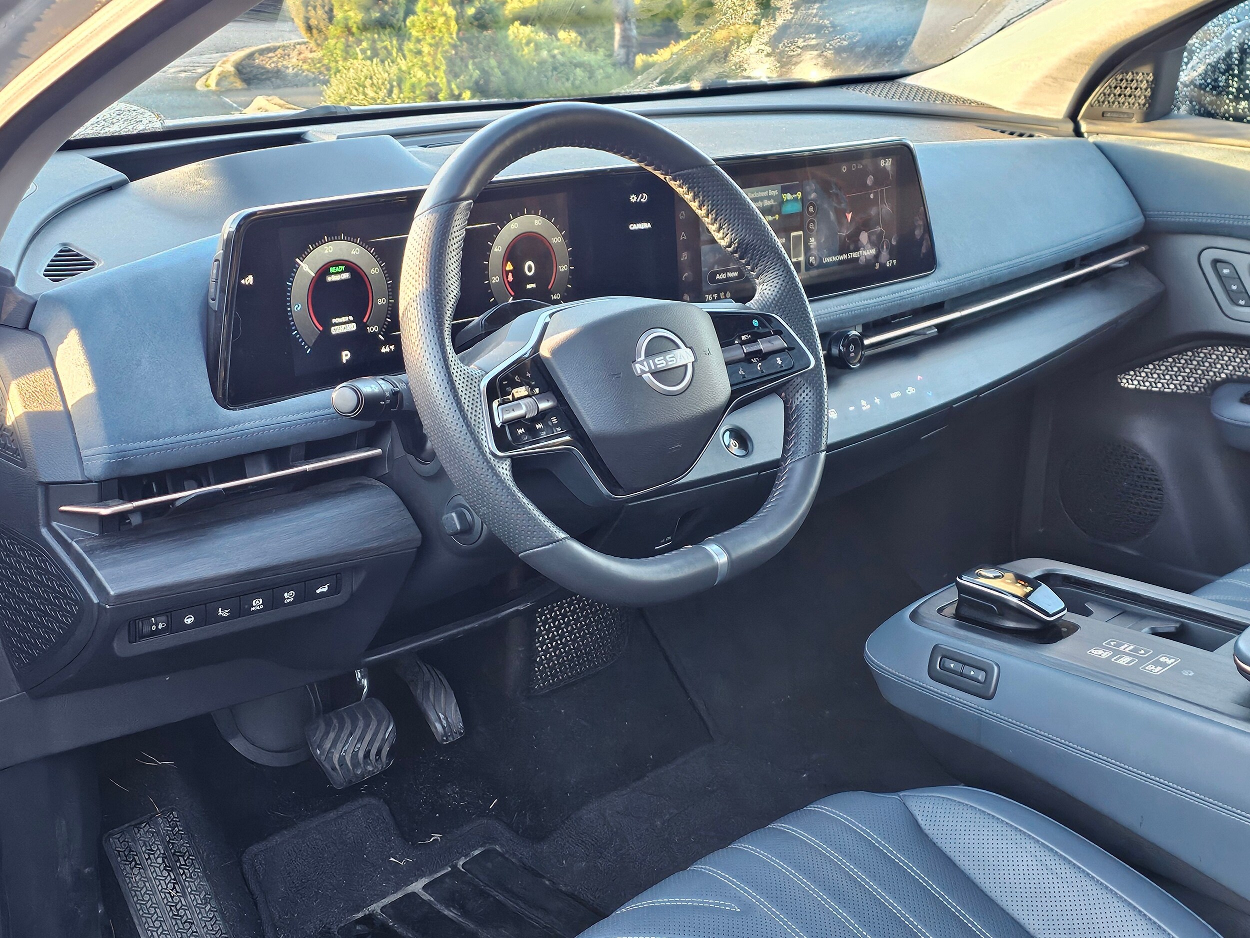 2024 Nissan ARIYA Platinum photo 3