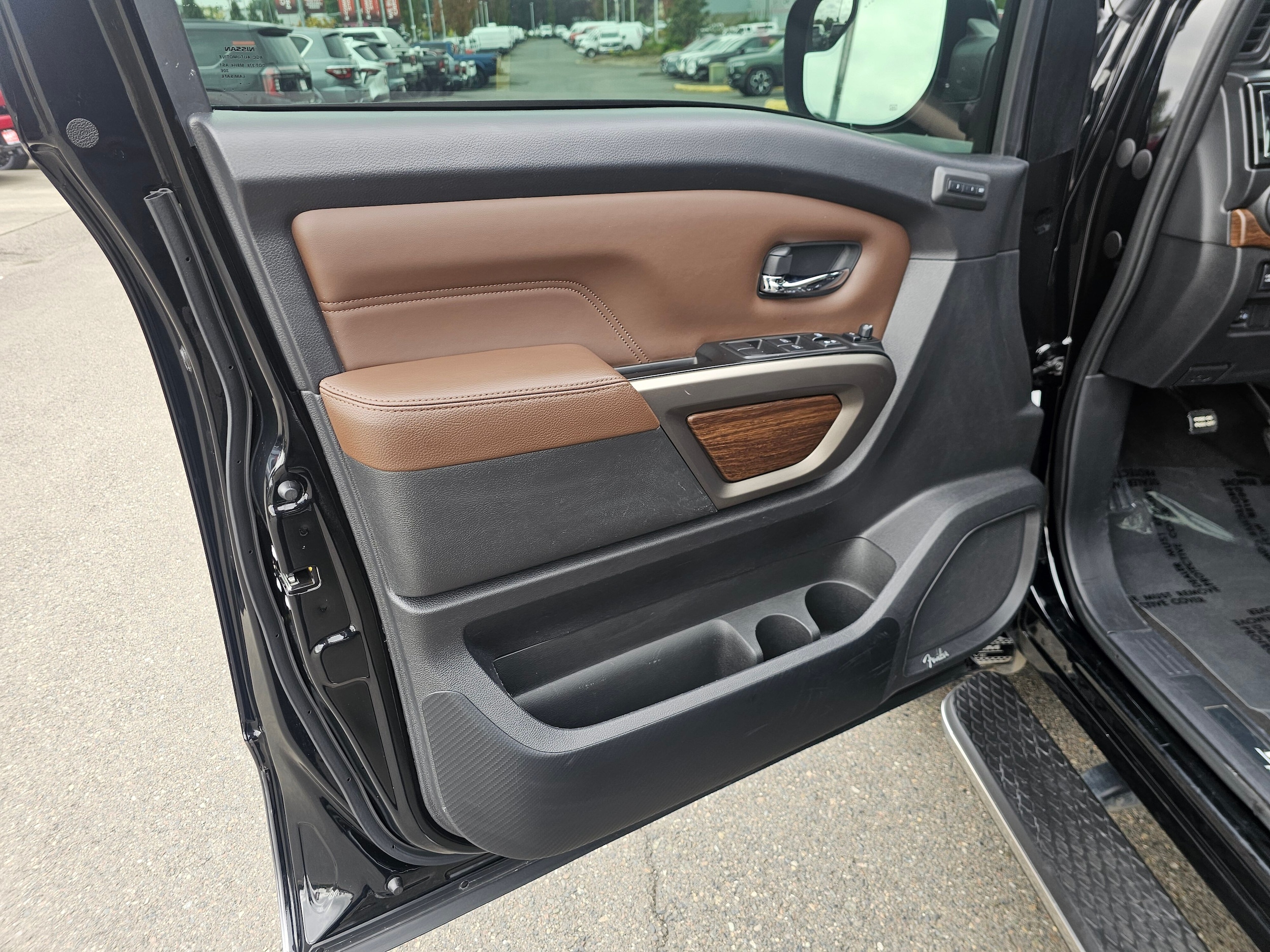 2024 Nissan Titan Platinum Reserve - Photo 24