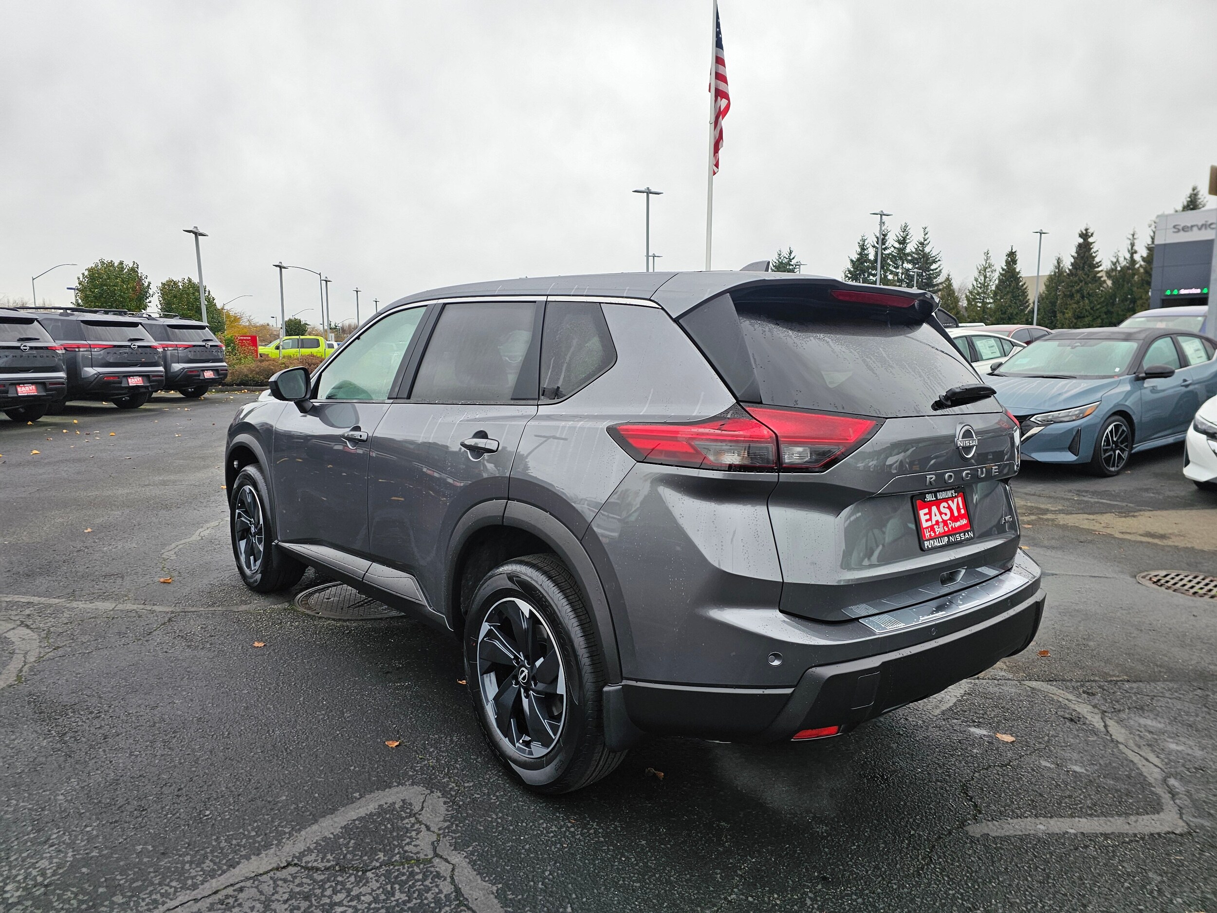 2026 Nissan Rogue SV photo 2