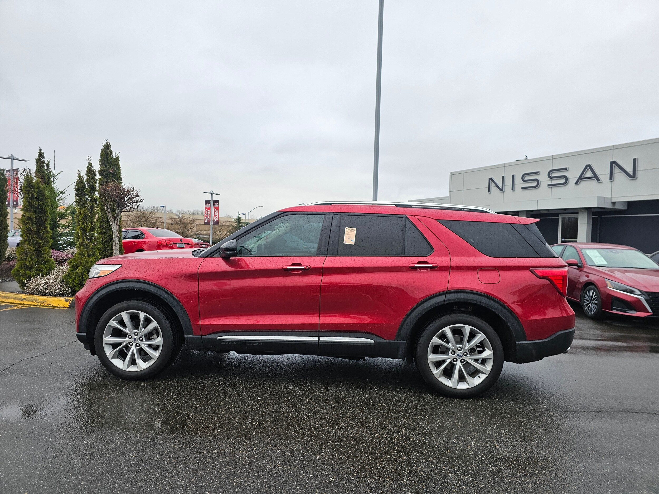 2022 Ford Explorer Platinum photo 2