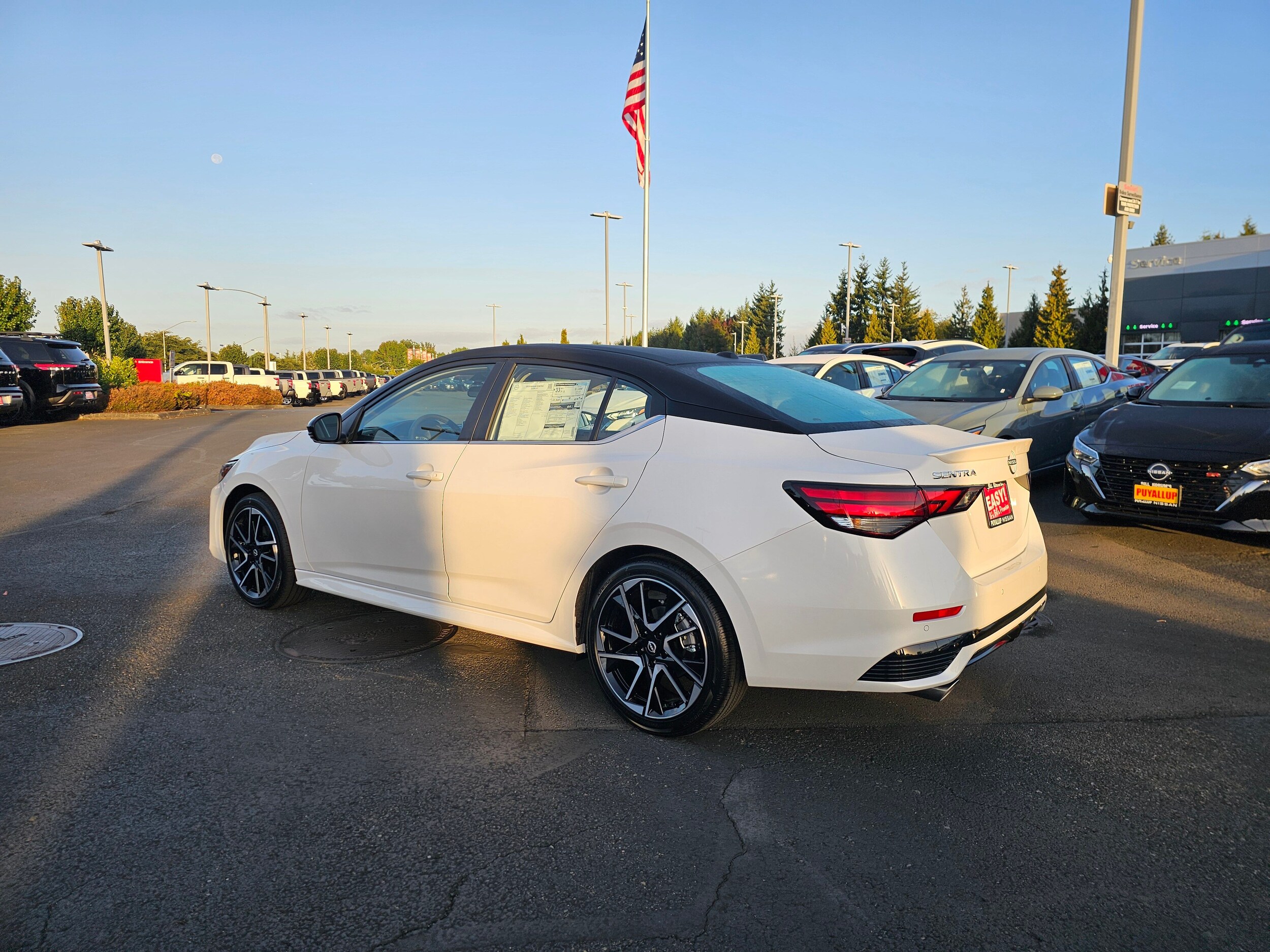 2025 Nissan Sentra SR photo 3