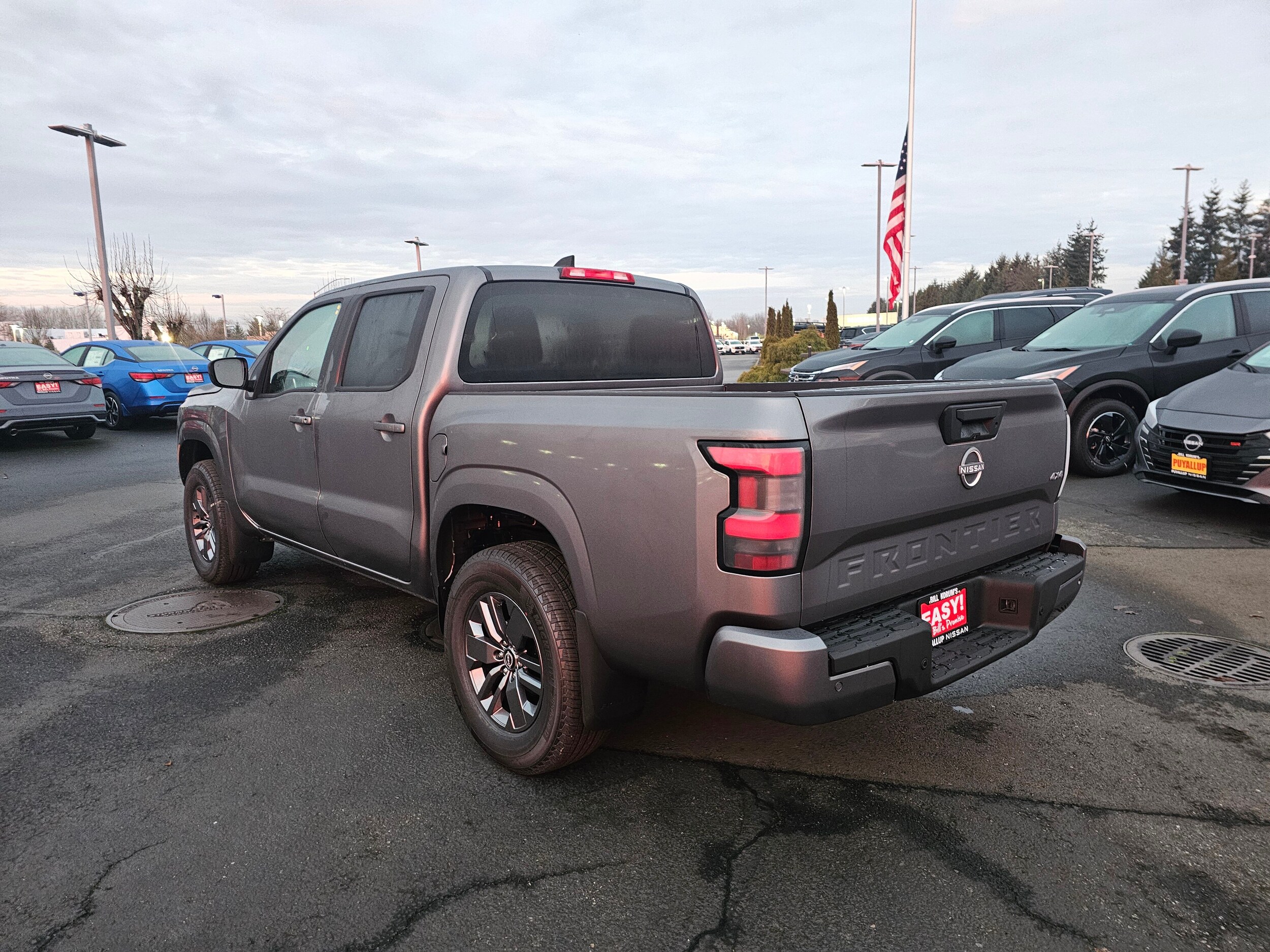 2025 Nissan Frontier SV photo 3