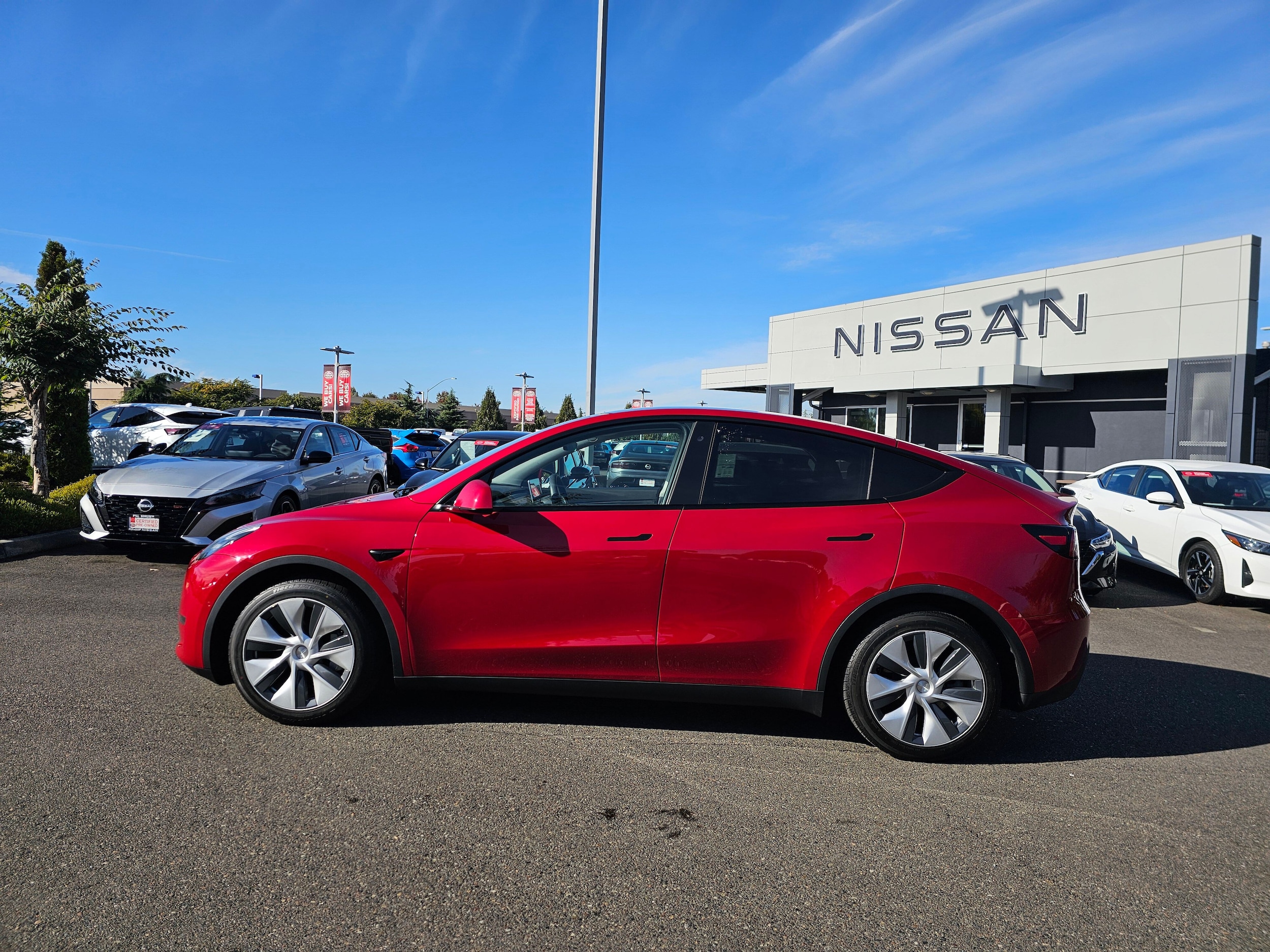 Used 2020 Tesla Model Y Long Range with VIN 5YJYGDEE5LF051266 for sale in Puyallup, WA