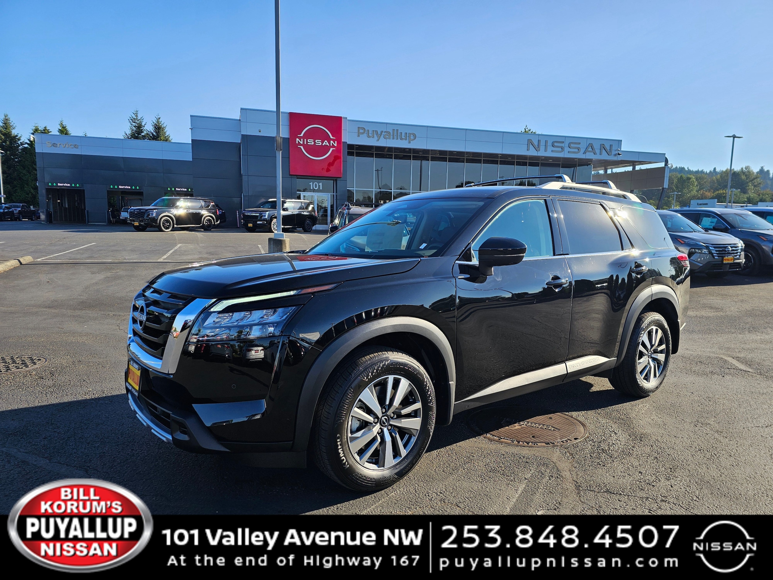 2025 Nissan Pathfinder SL's photo