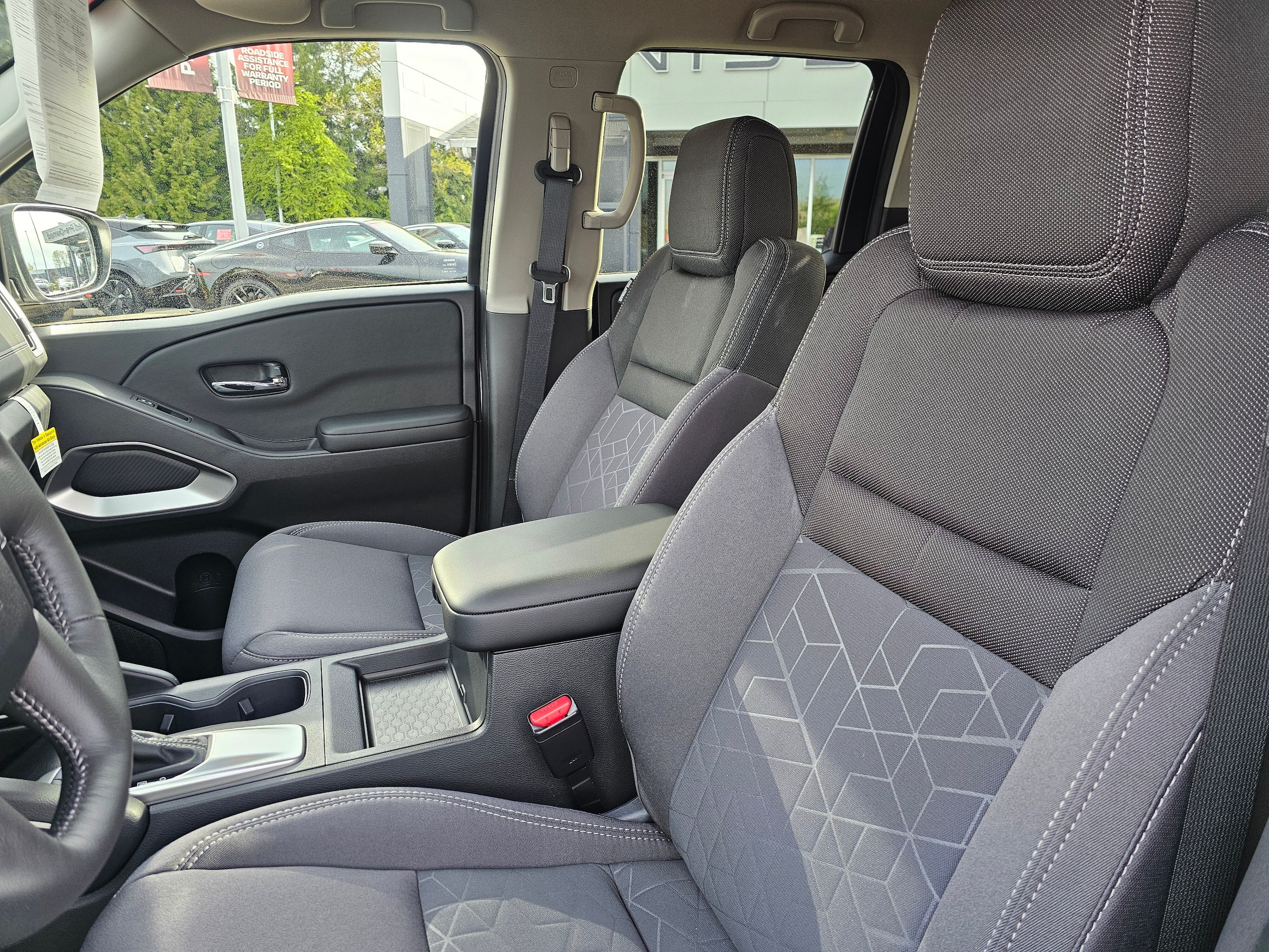 2025 Nissan Frontier SV - Photo 25