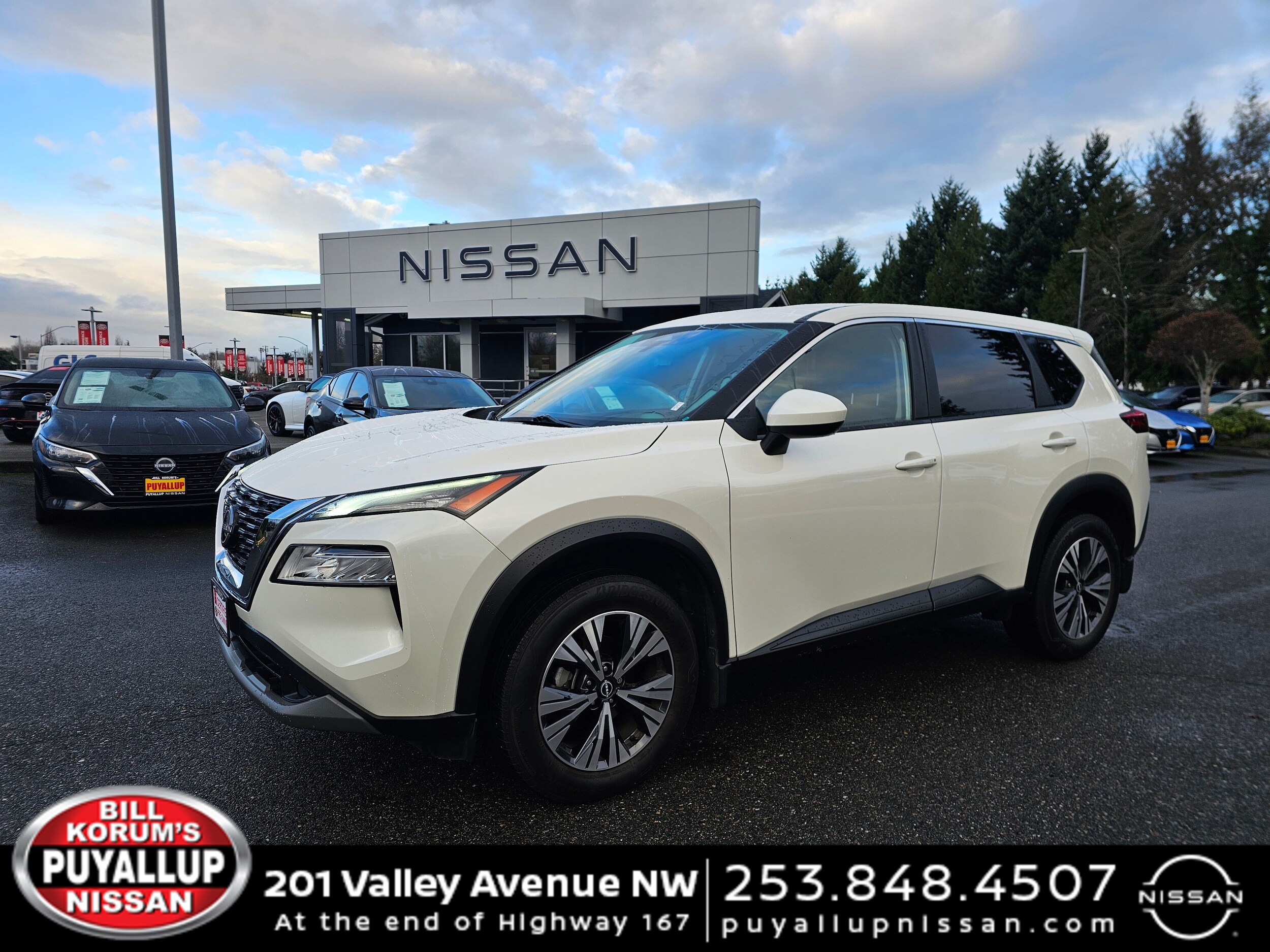 2023 Nissan Rogue SV's photo