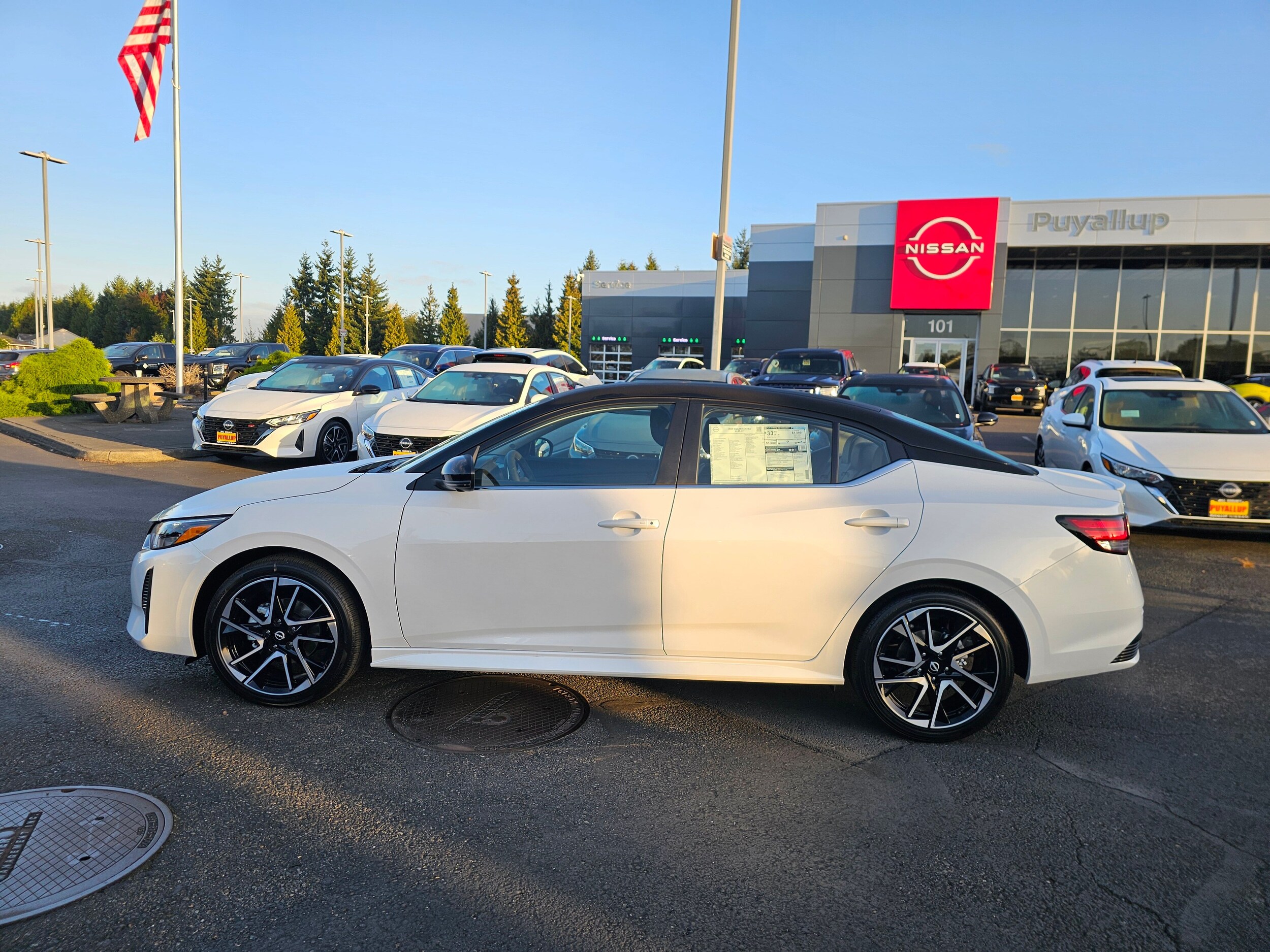 2025 Nissan Sentra SR photo 2