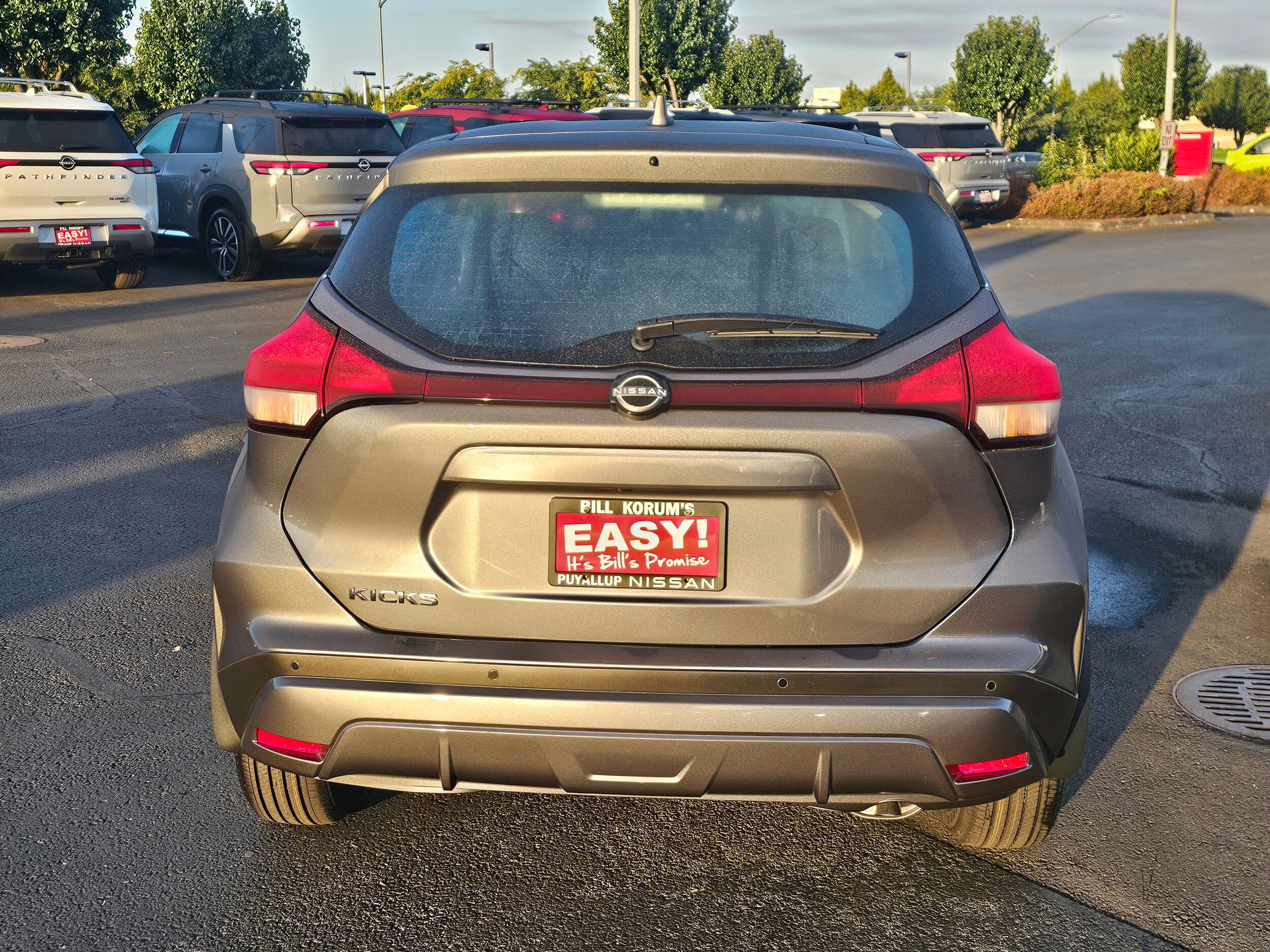 2025 Nissan Kicks Play S photo 3