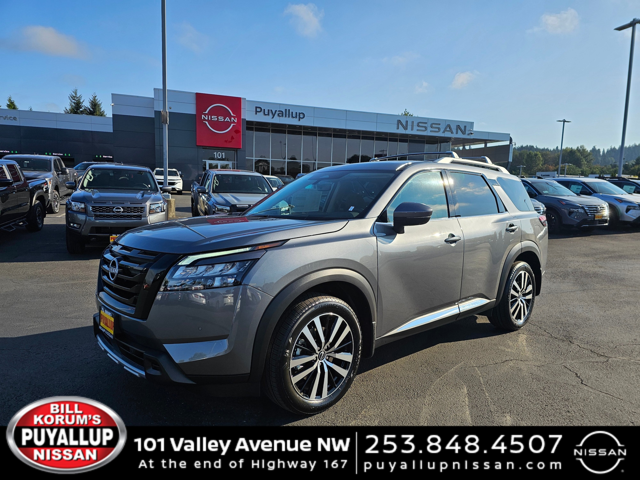 2025 Nissan Pathfinder Platinum's photo