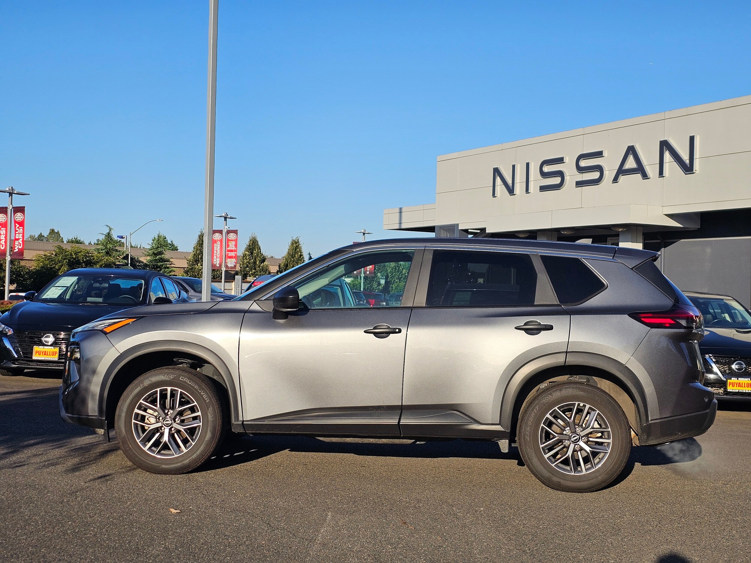 2024 Nissan Rogue S photo 2