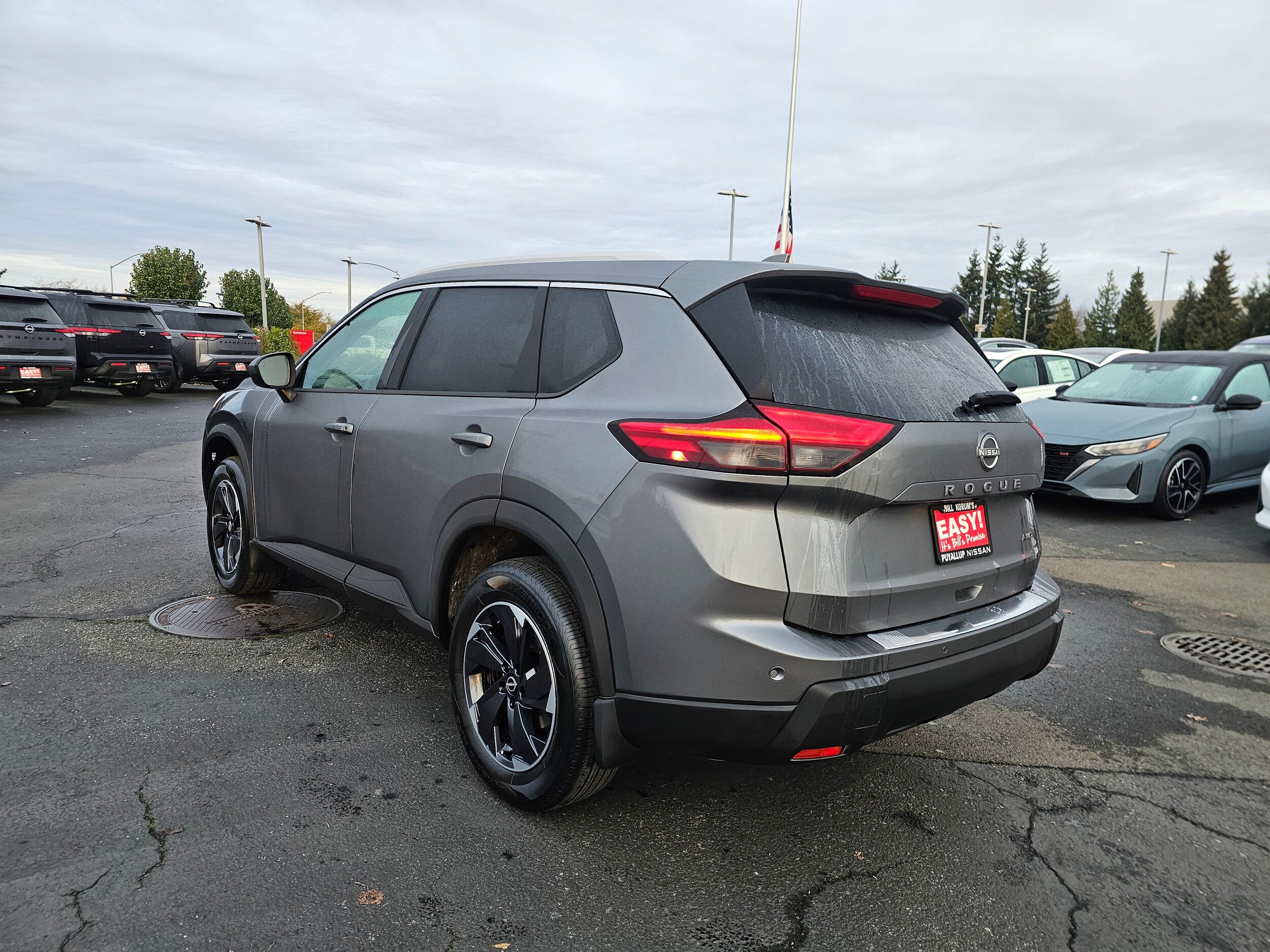 2026 Nissan Rogue SV photo 3