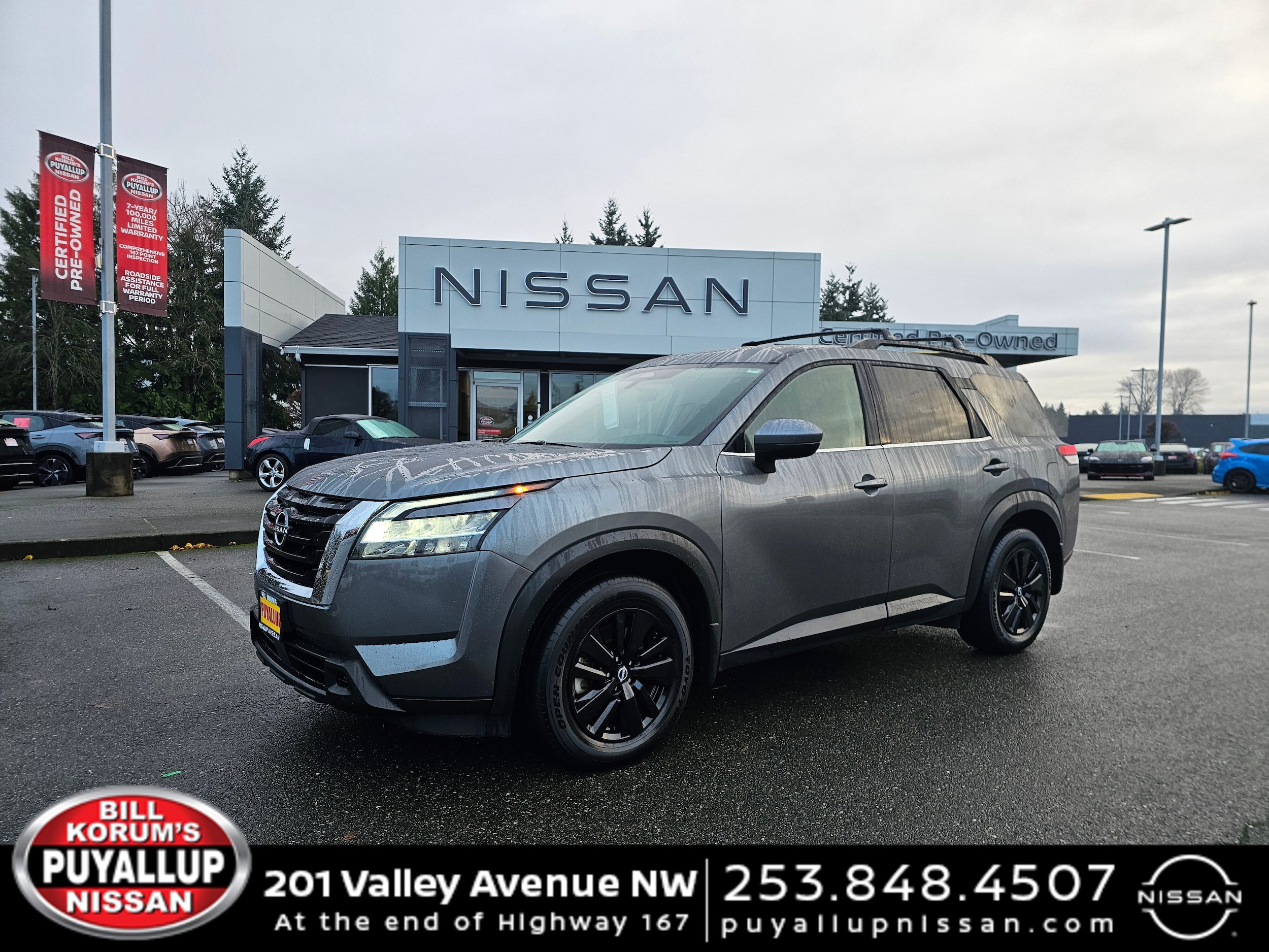 2022 Nissan Pathfinder SV's photo