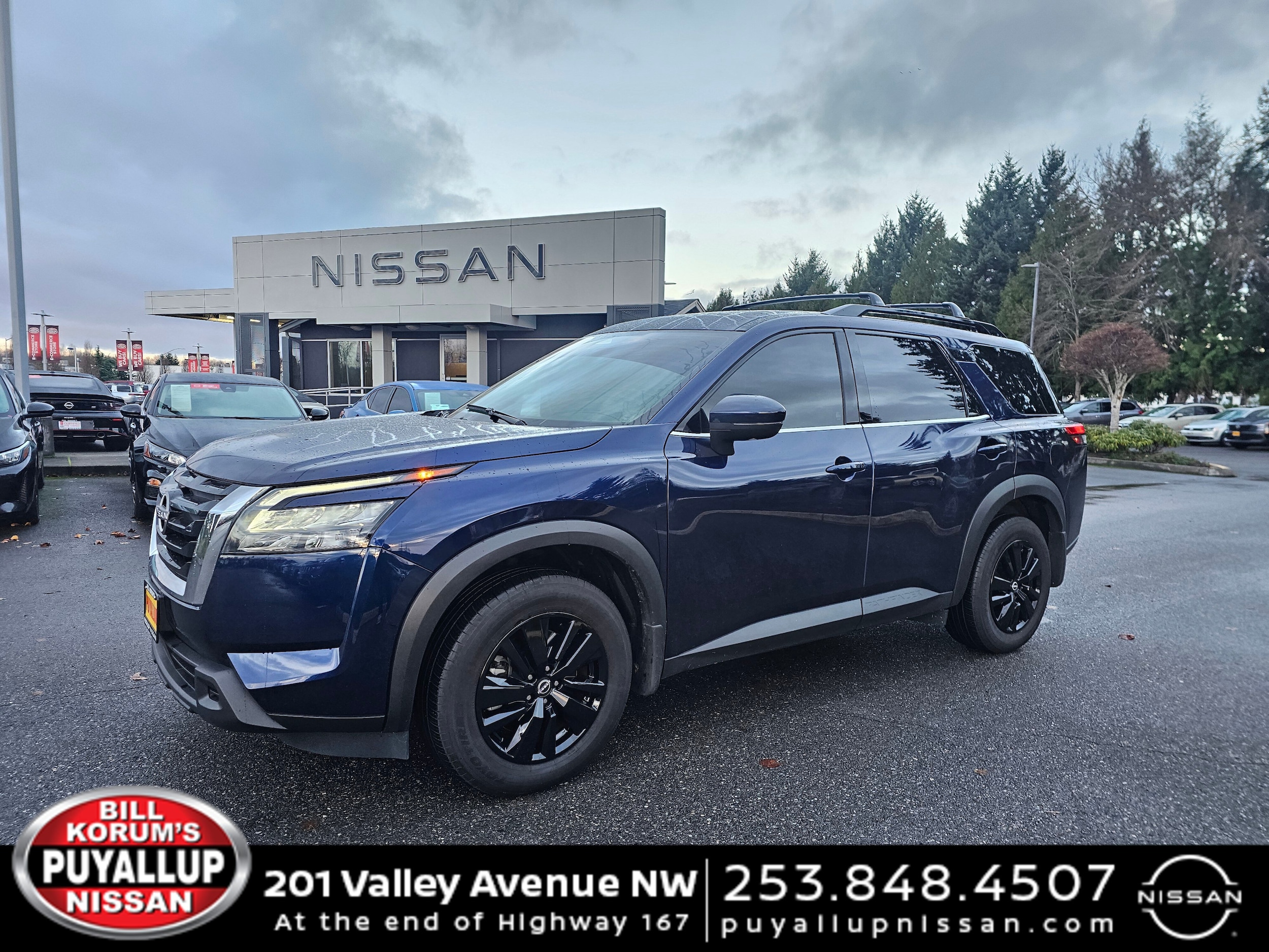 2024 Nissan Pathfinder SV's photo