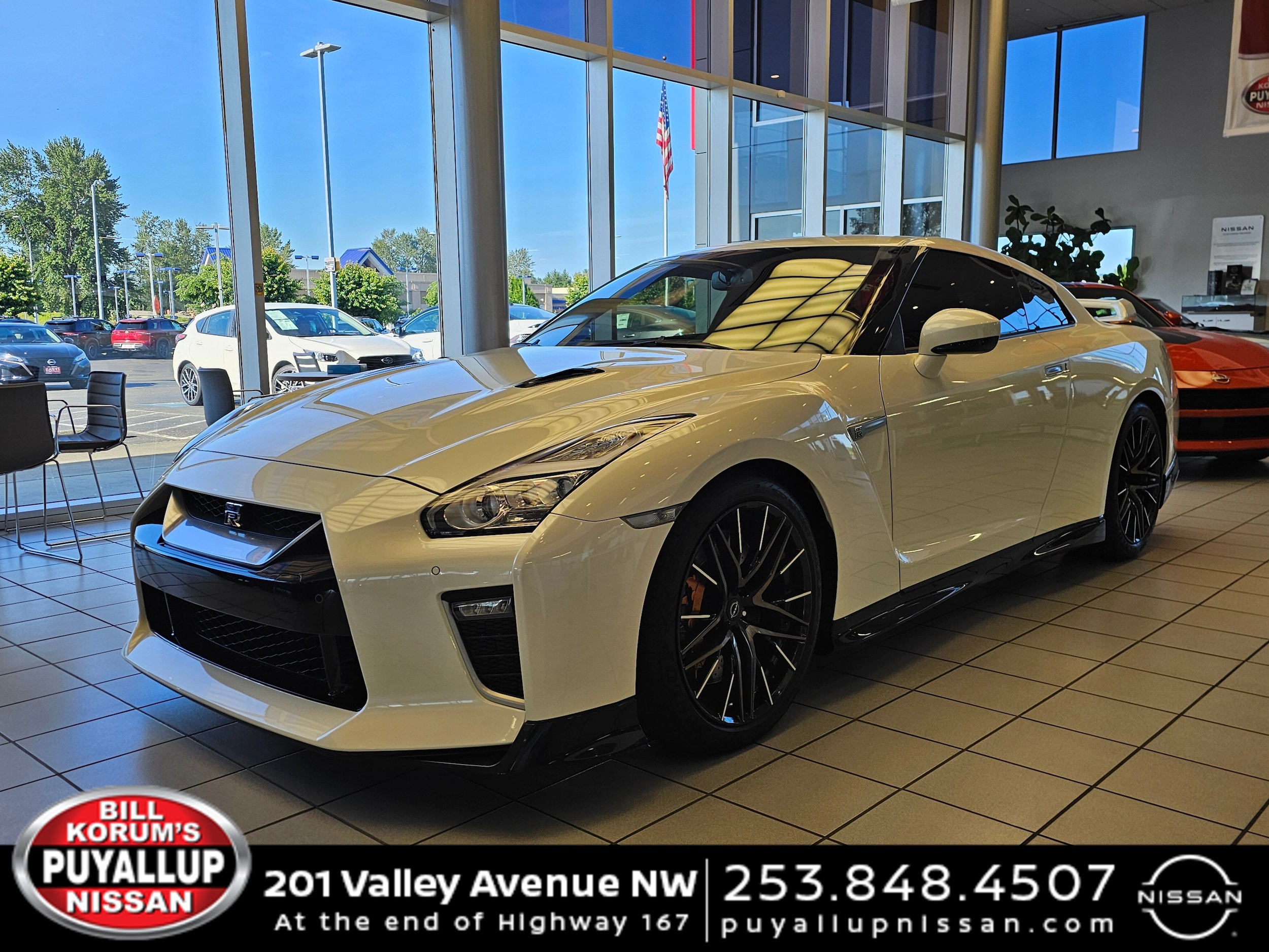 2023 Nissan GT-R Premium's photo
