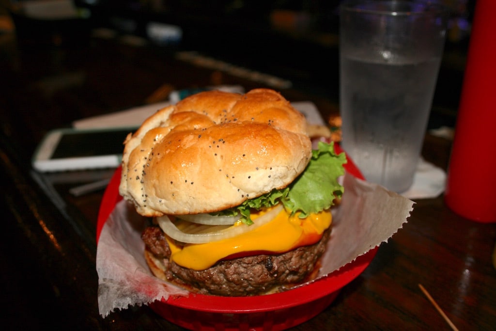 Cutters burger w:bun.jpg