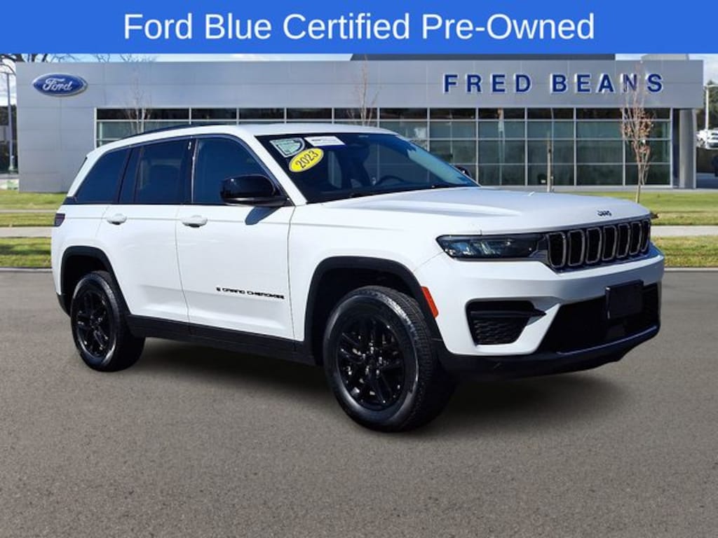 Used 2023 Jeep Grand Cherokee Laredo SUV