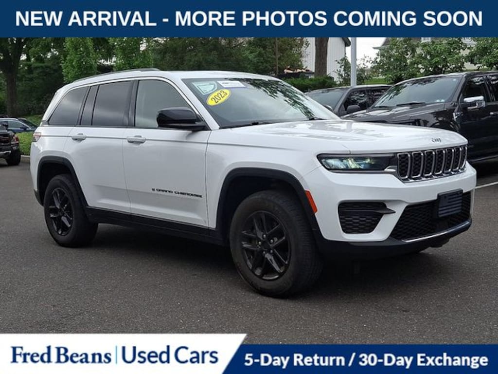 Used 2023 Jeep Grand Cherokee Laredo SUV
