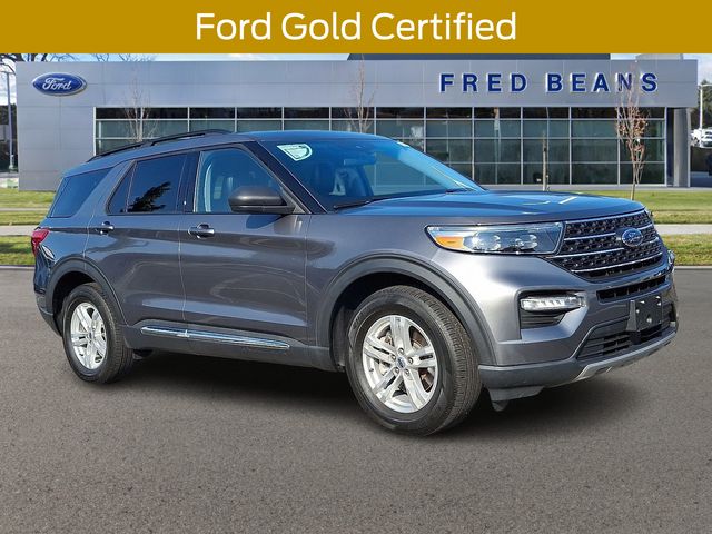 2022 Ford Explorer XLT's photo