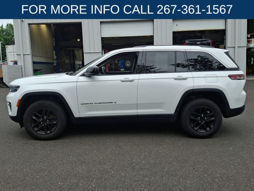 Used 2023 Jeep Grand Cherokee Laredo SUV