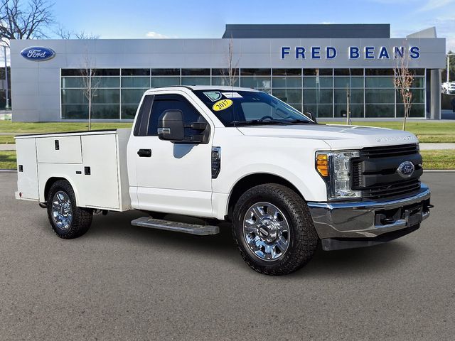 2017 Ford F-350 Super Duty Chassis Cab