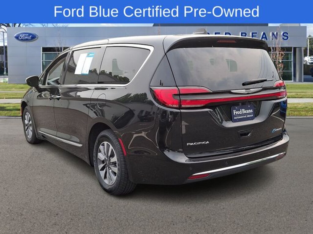 Used 2023 Chrysler Pacifica Hybrid Limited Passenger Van