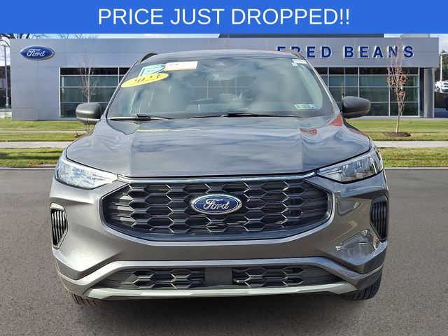 2023 Ford Escape ST-Line photo 2