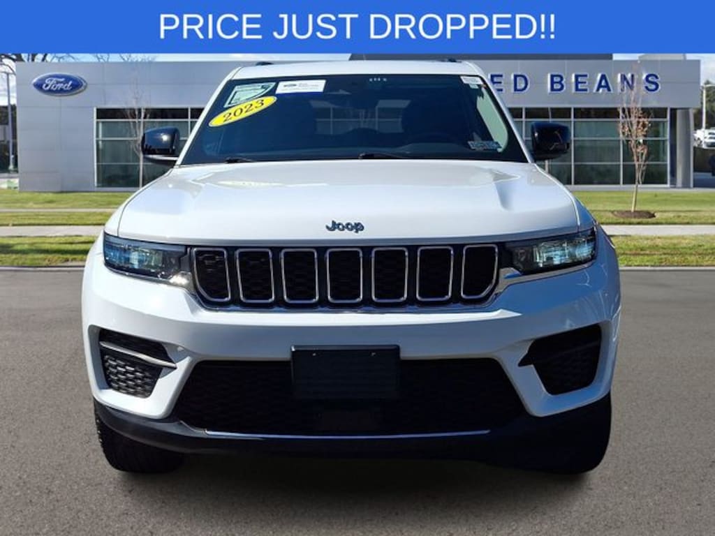 Used 2023 Jeep Grand Cherokee Laredo SUV