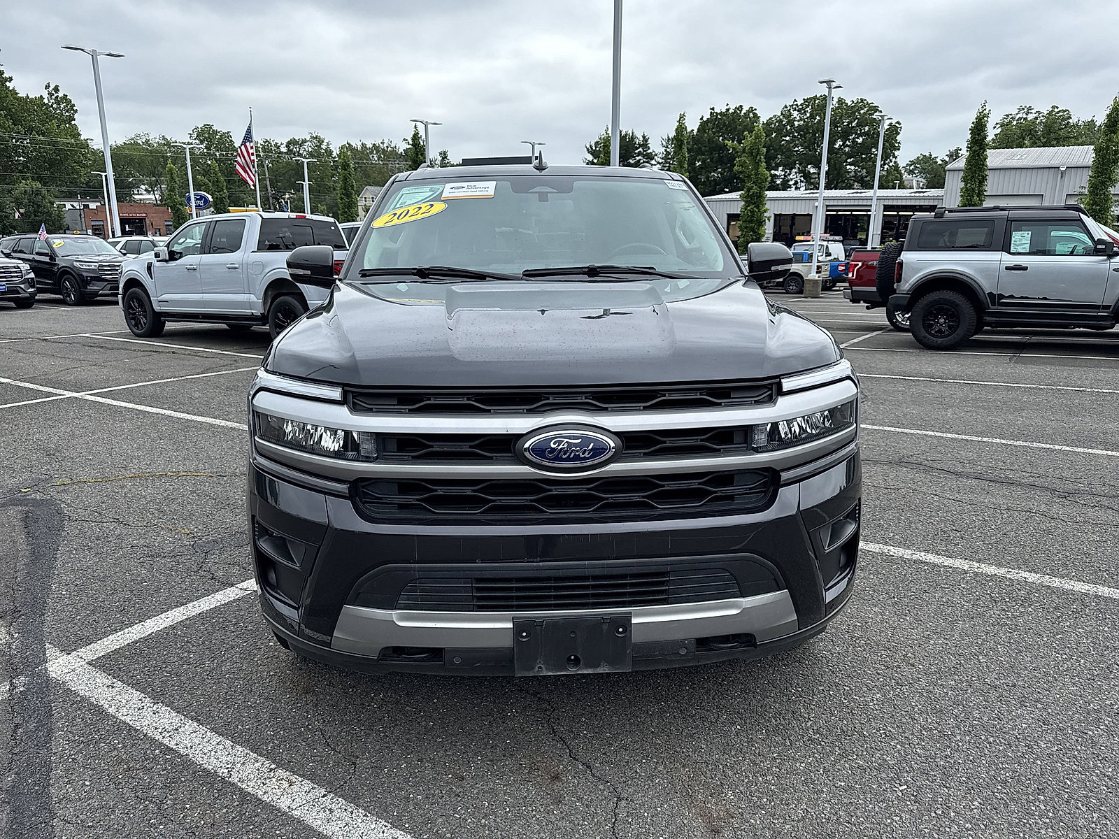 Used 2022 Ford Expedition XLT with VIN 1FMJU1JTXNEA05266 for sale in Newtown, PA