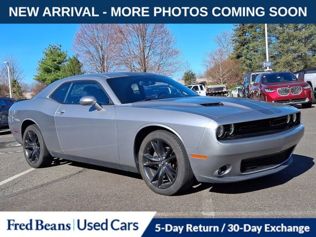 Used 2017 Dodge Challenger SXT Coupe