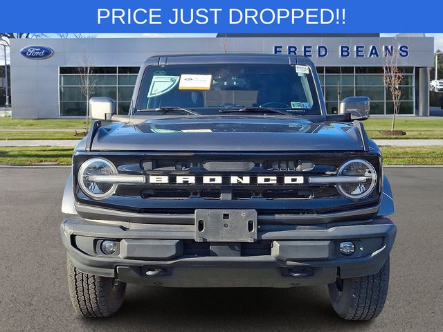 2022 Ford Bronco Outer Banks photo 2