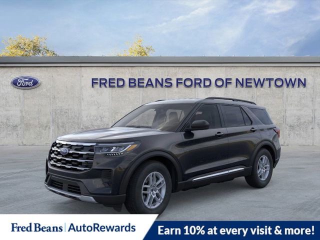 2025 Ford Explorer photo 2