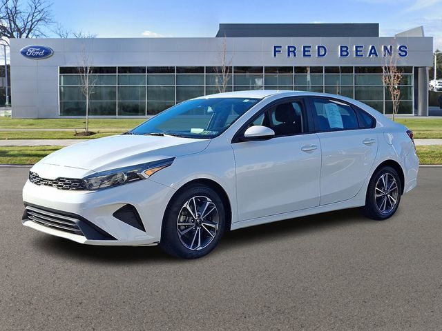 2022 Kia Forte LXS photo 2