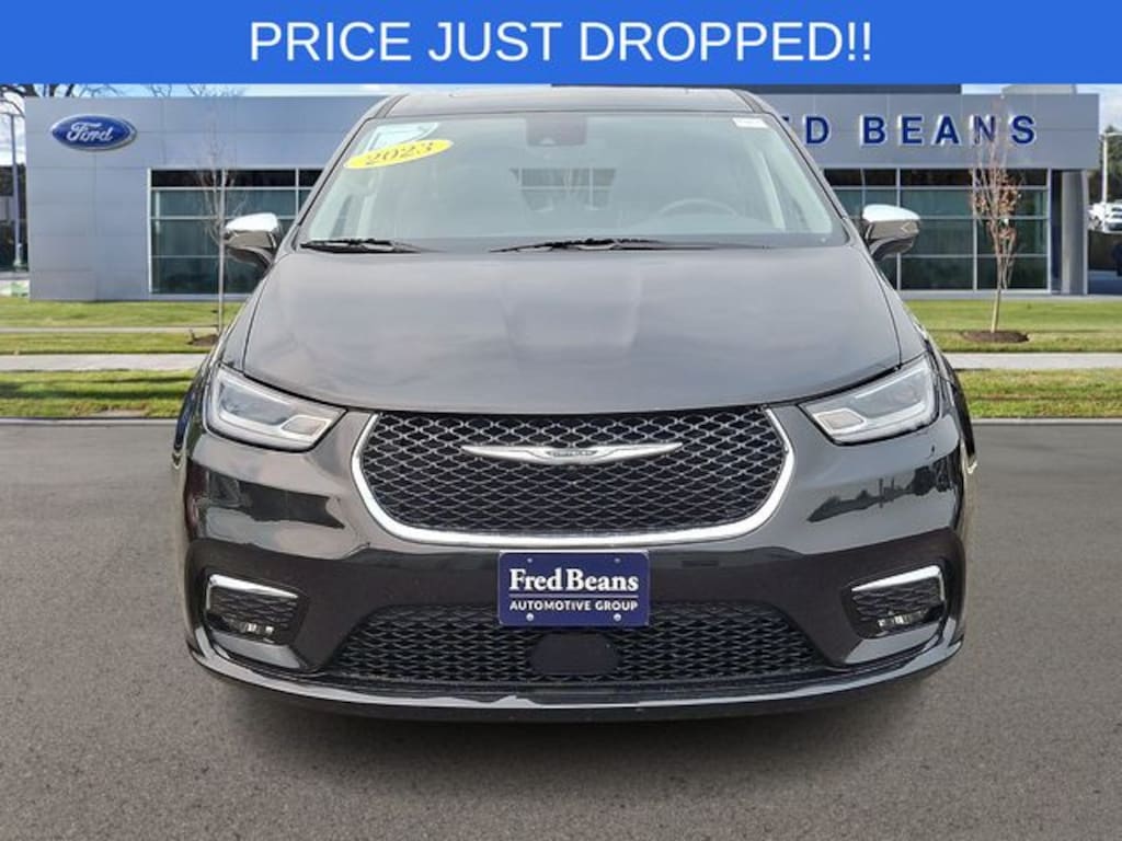 Used 2023 Chrysler Pacifica Hybrid Limited Passenger Van