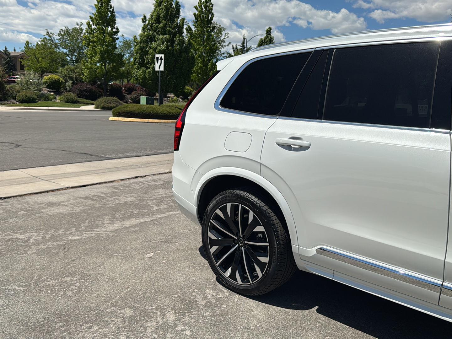 2026 Volvo XC90 Plus - Photo 20