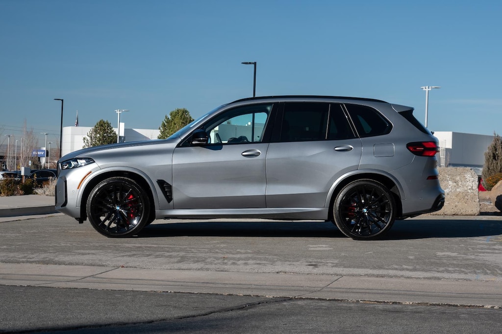 New 2026 BMW X5 M60i Sports Activity Vehicle