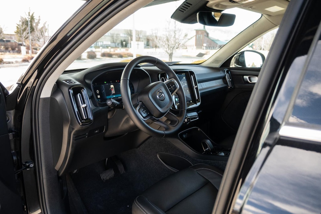 Certified 2025 Volvo XC40 Core Bright Theme SUV