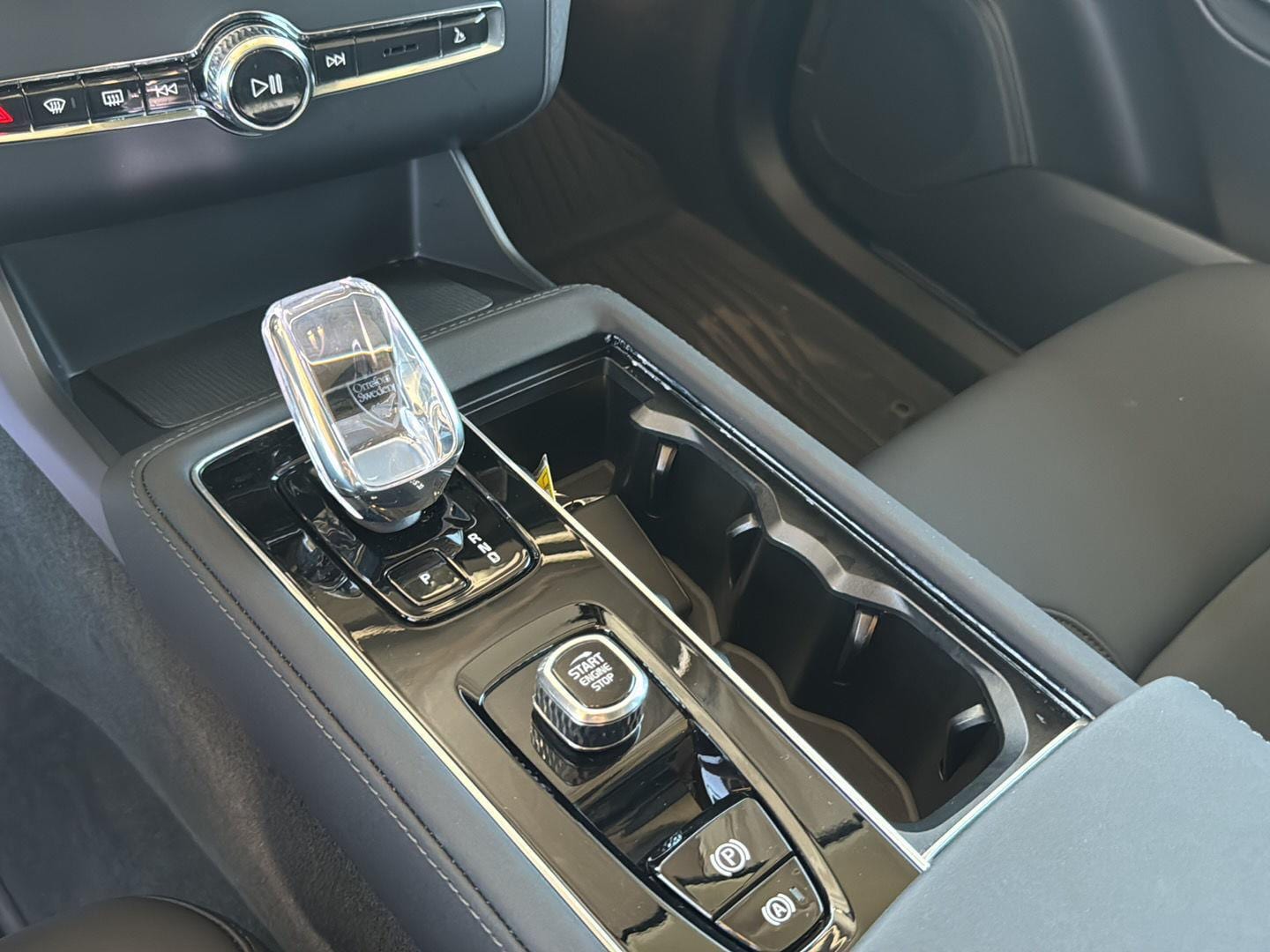 2026 Volvo XC90 Plus - Photo 19