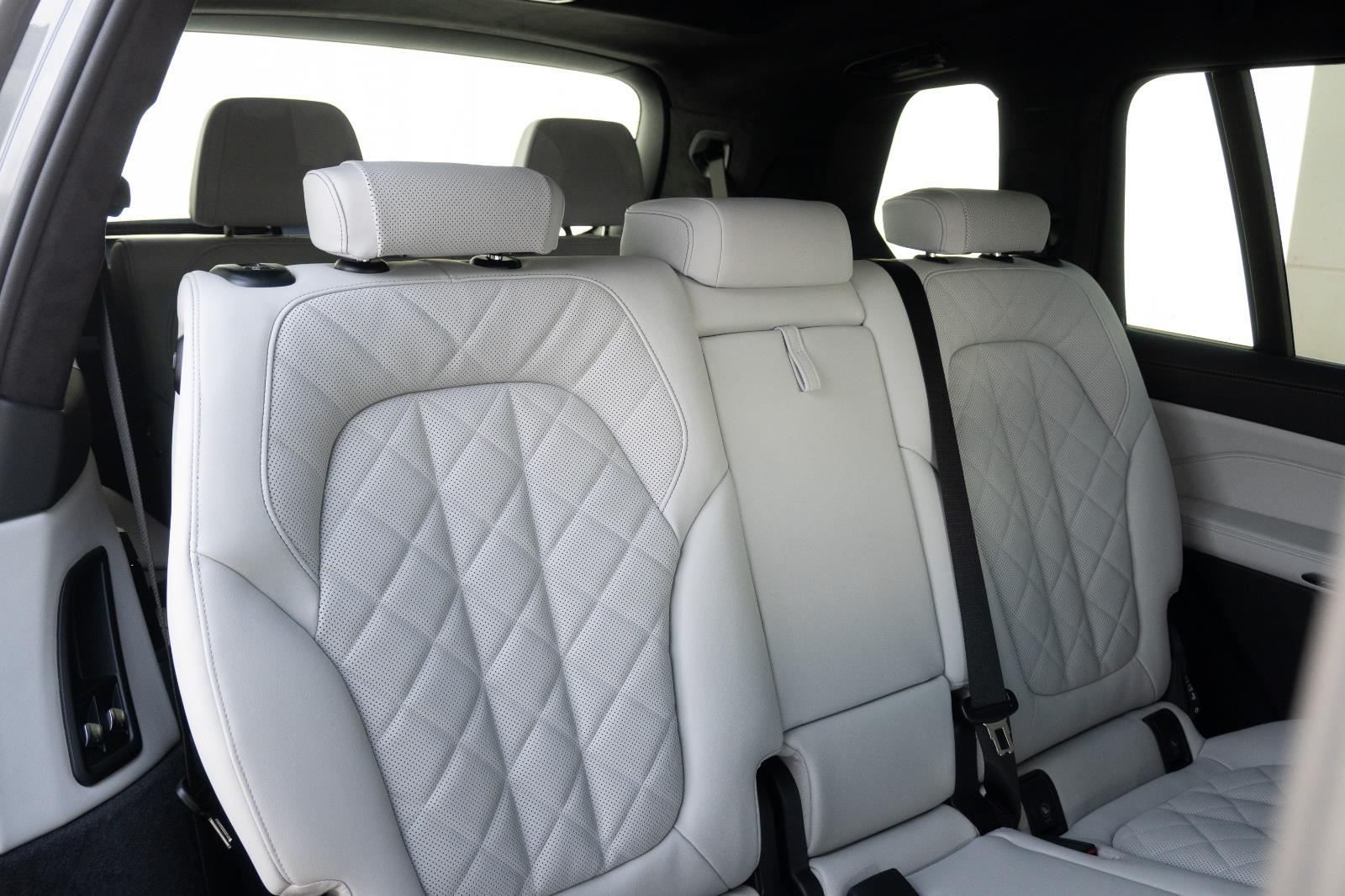 2026 BMW X7 40i - Photo 12