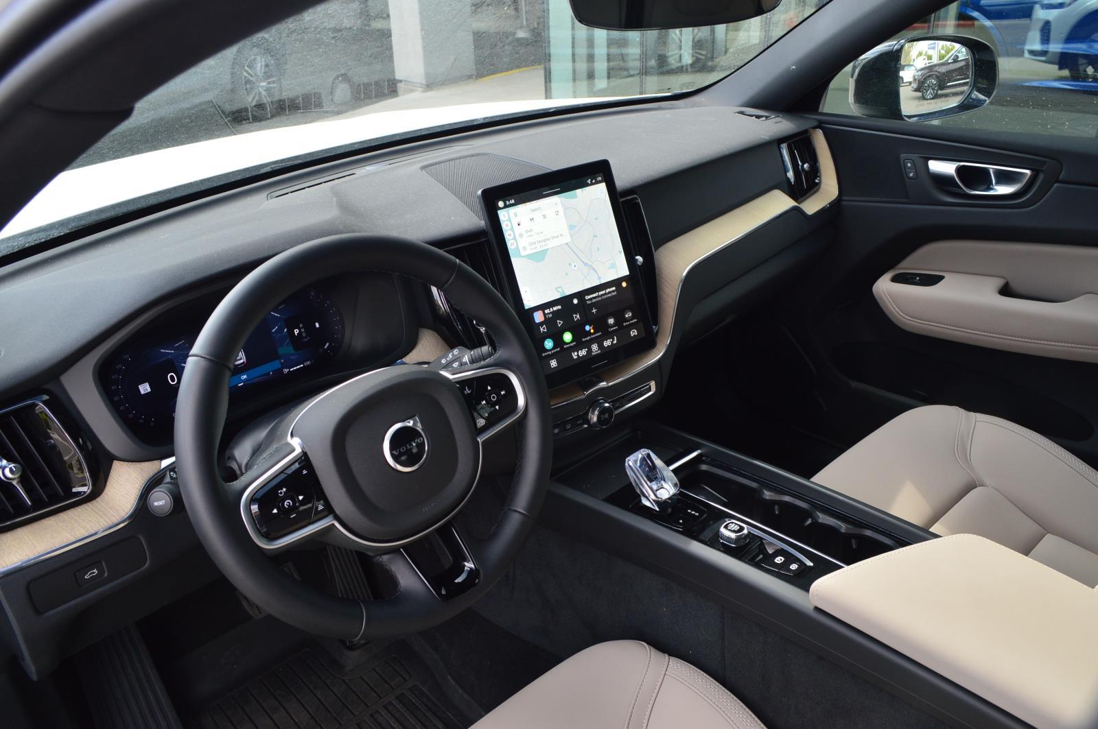2026 Volvo XC60 Plus - Photo 10
